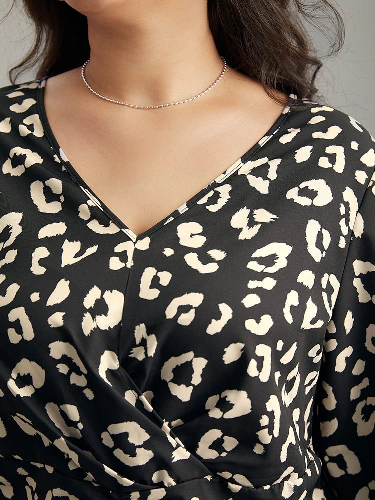Leopard Print Crossover Ruched Shirred Blouse - Image 6