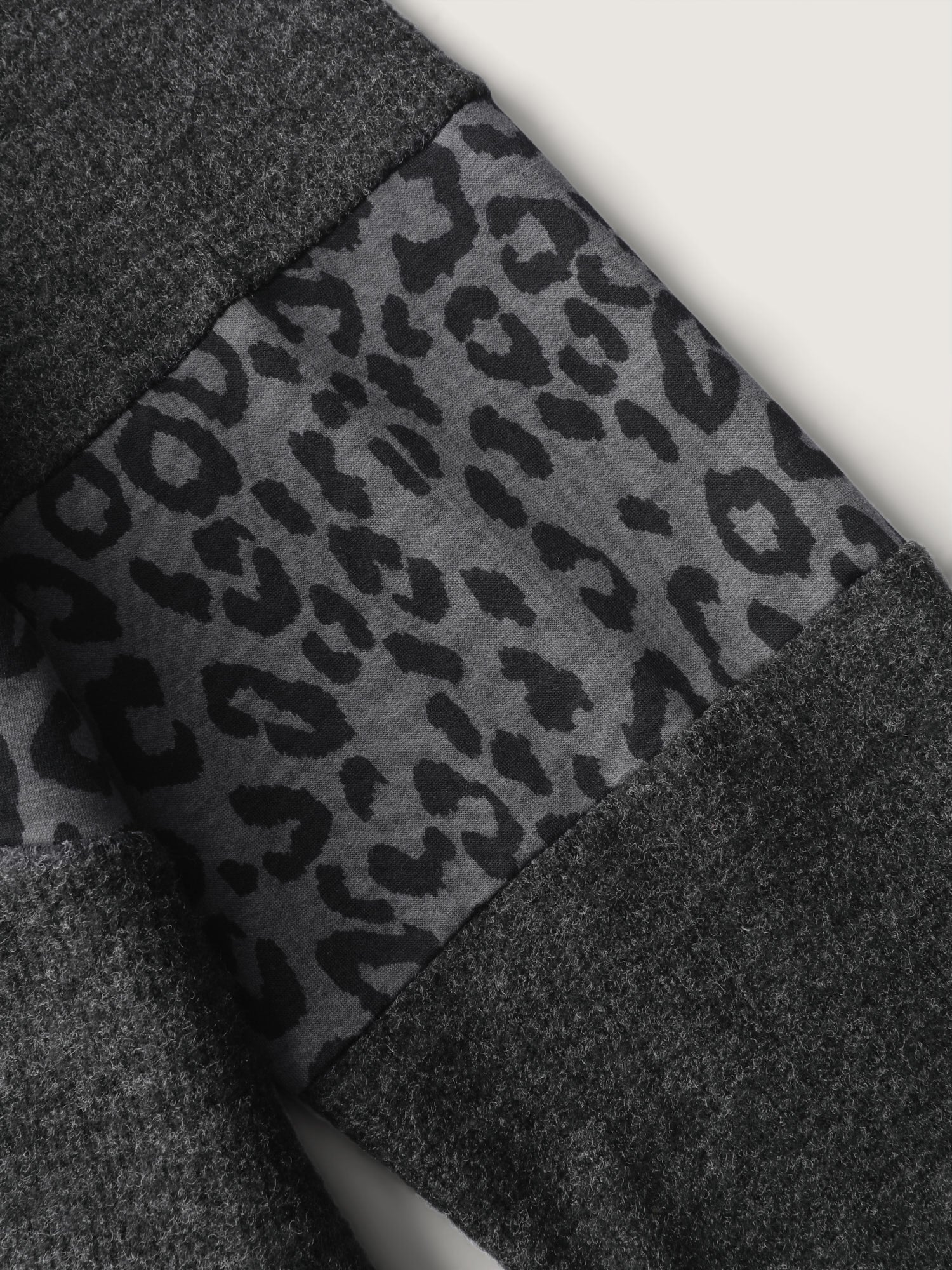 Leopard Print Patchwork Cross-Tie Neckline Sweatshirt - Image 6