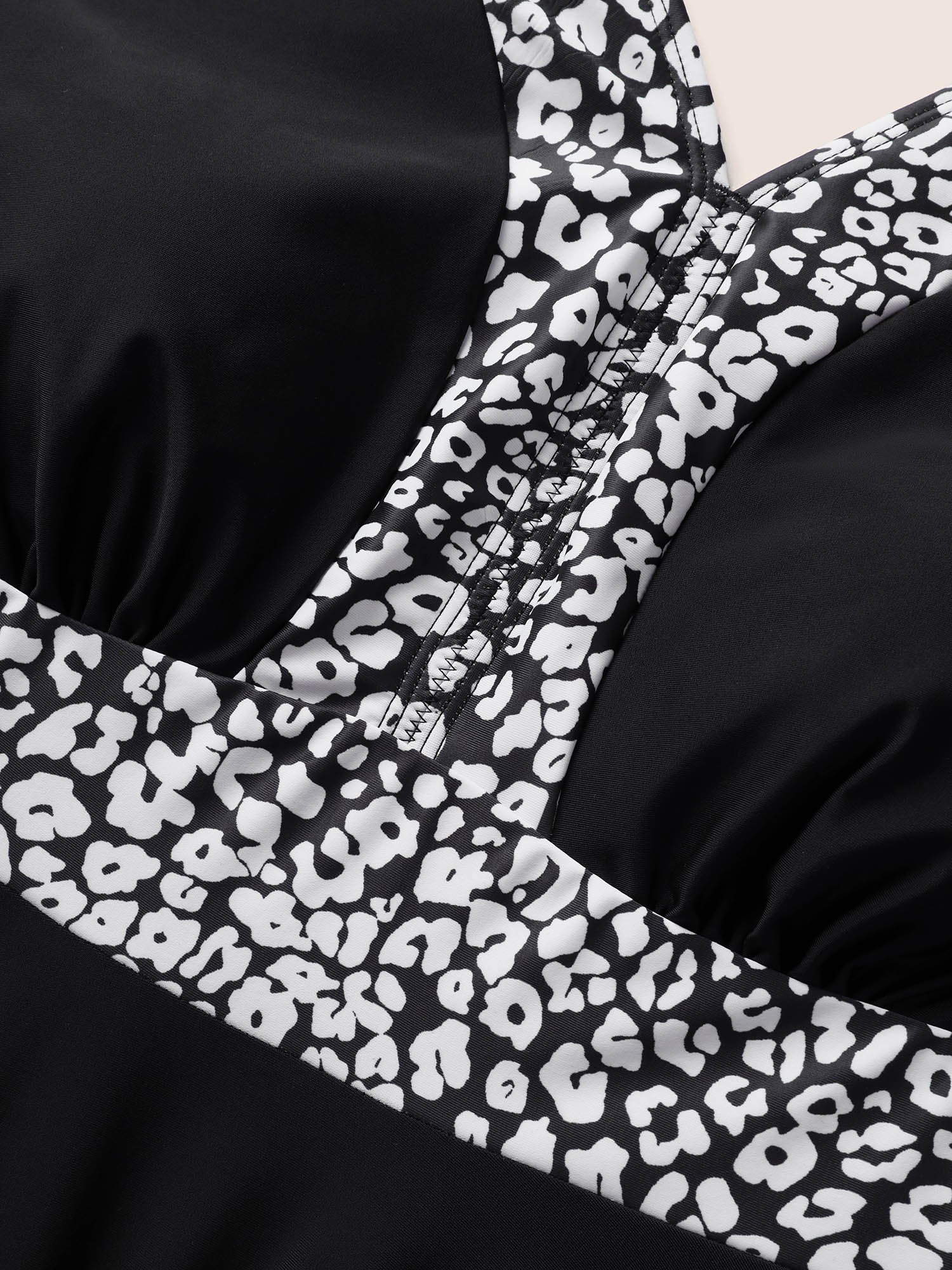Leopard Print Patchwork V Neck Swim Top - Image 5