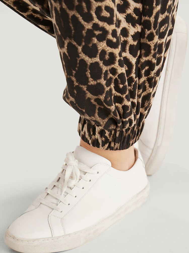 Leopard Print Pocket Elastic Waist Carrot Sweatpants - Image 6
