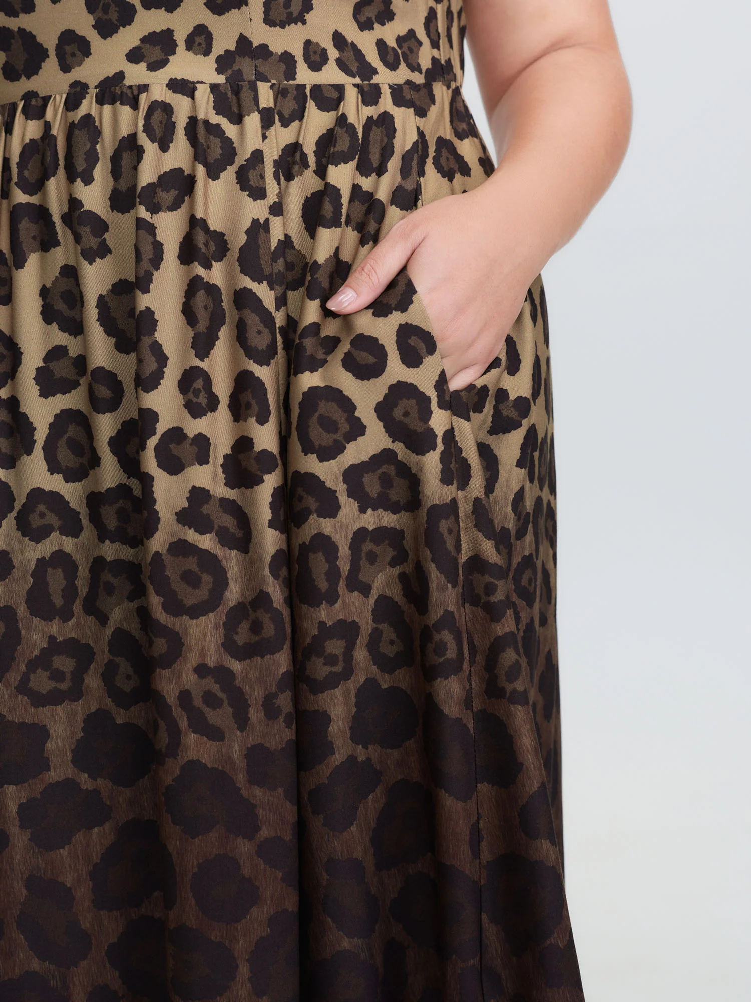 Leopard Print Pockets Stretchy Waist Midi Dress - Image 4