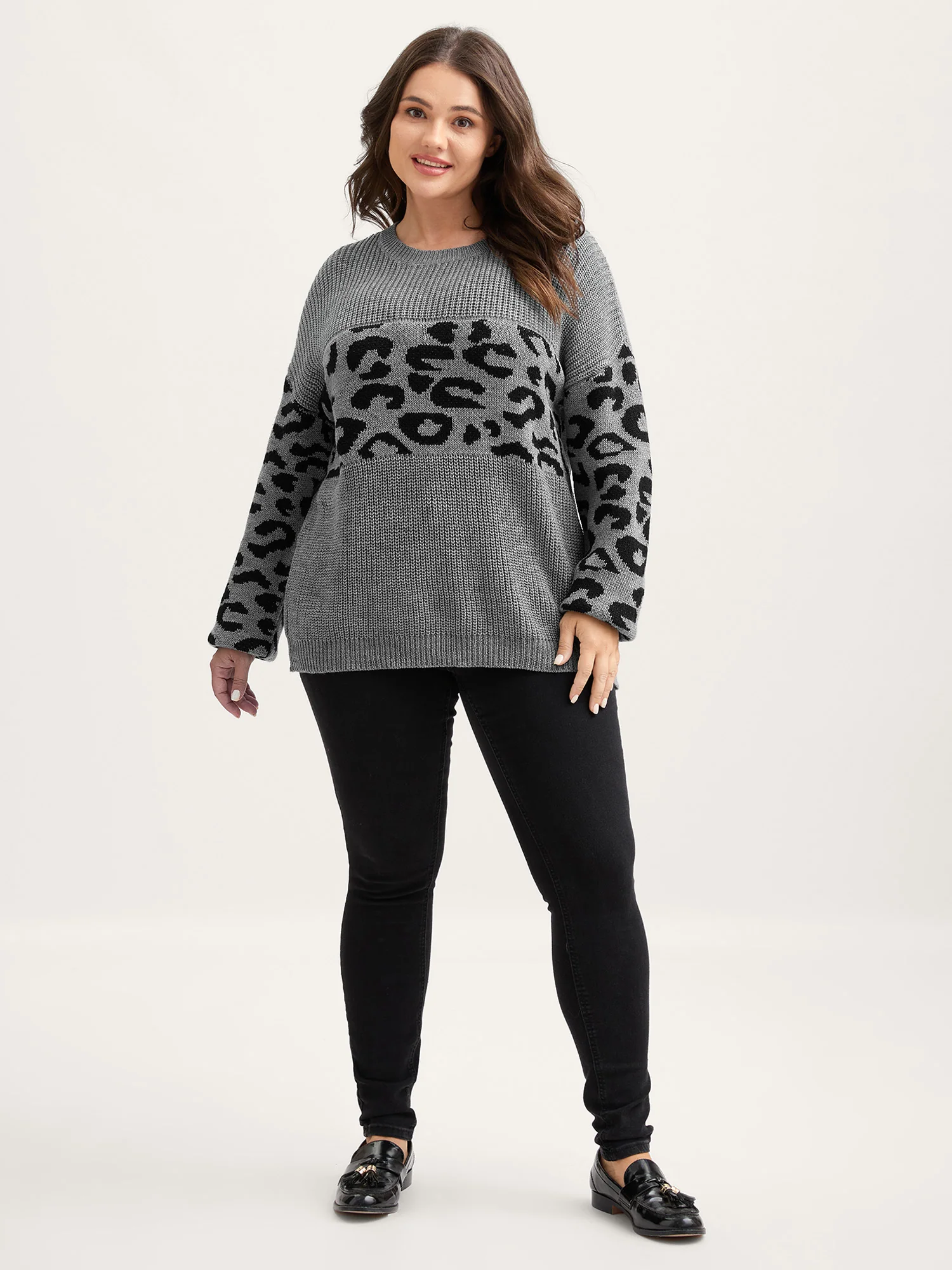 Leopard Print Round Neck Textured Pullover - Image 3