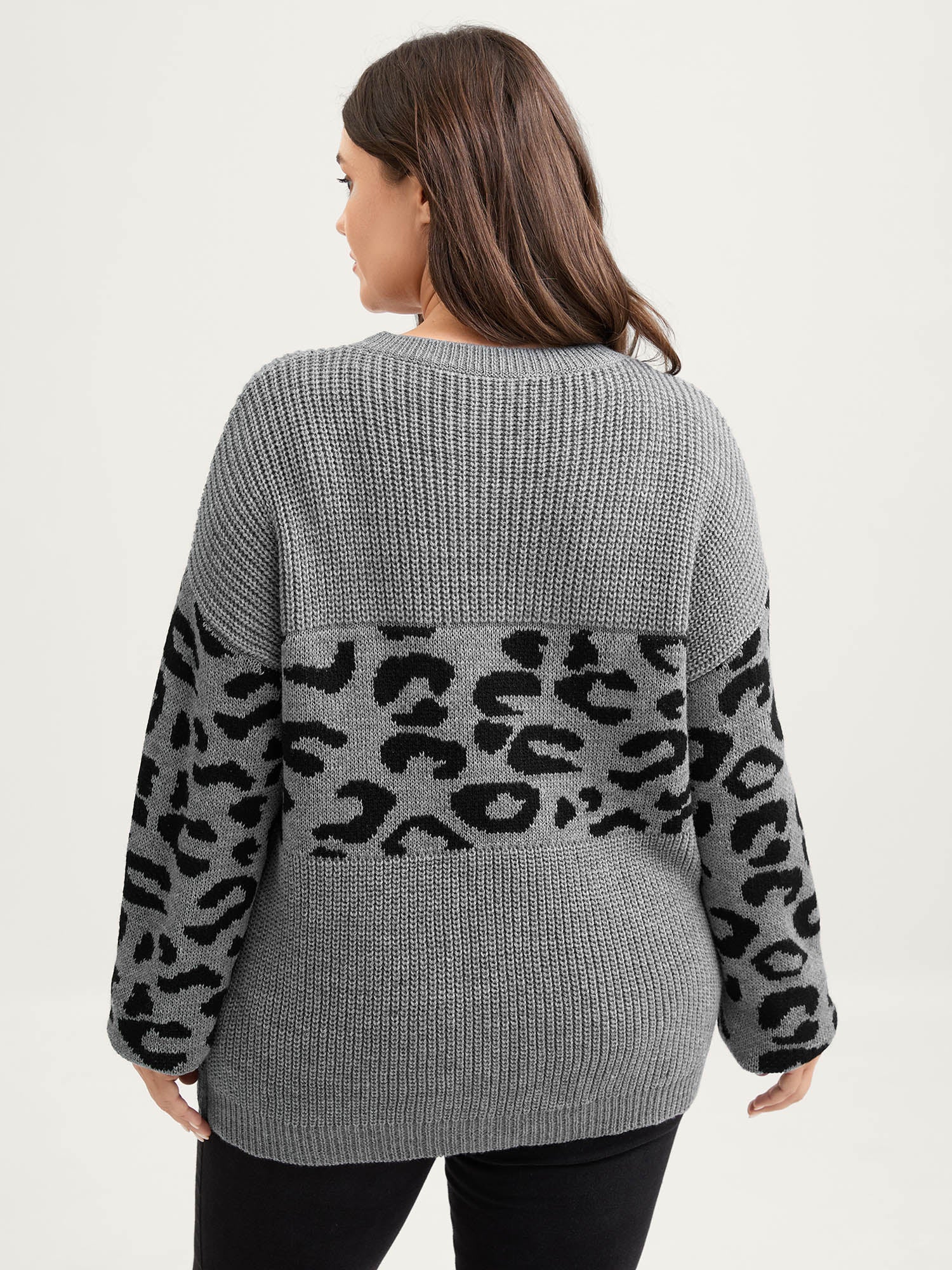 Leopard Print Round Neck Textured Pullover - Image 4