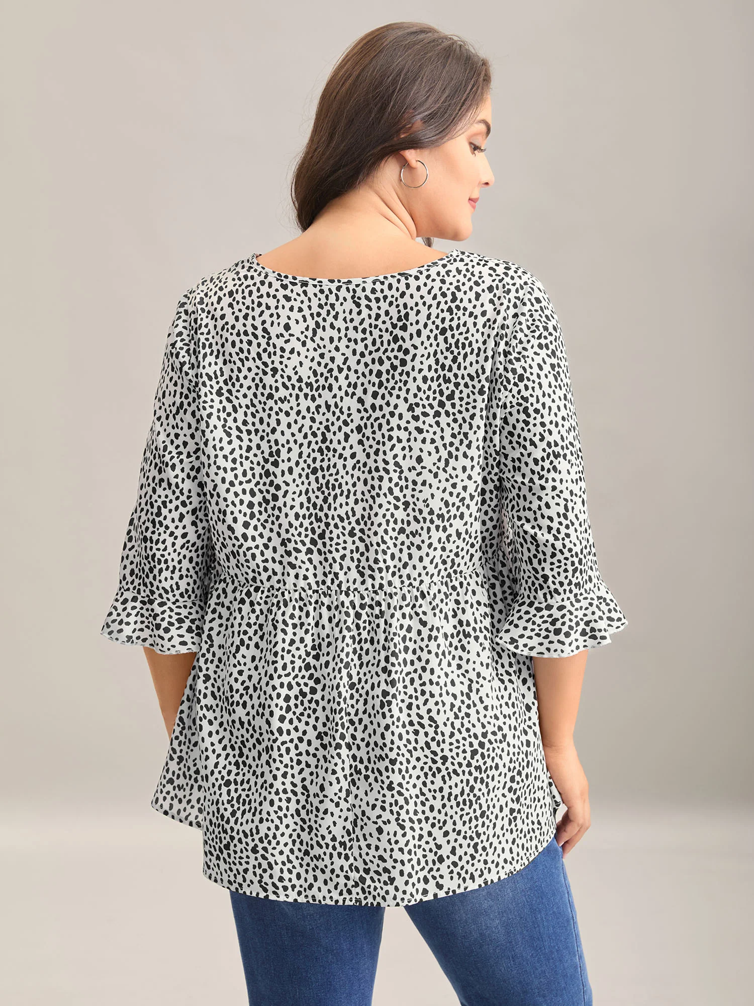 Leopard Print Ruffled Detail V-Neck Blouse - Image 10