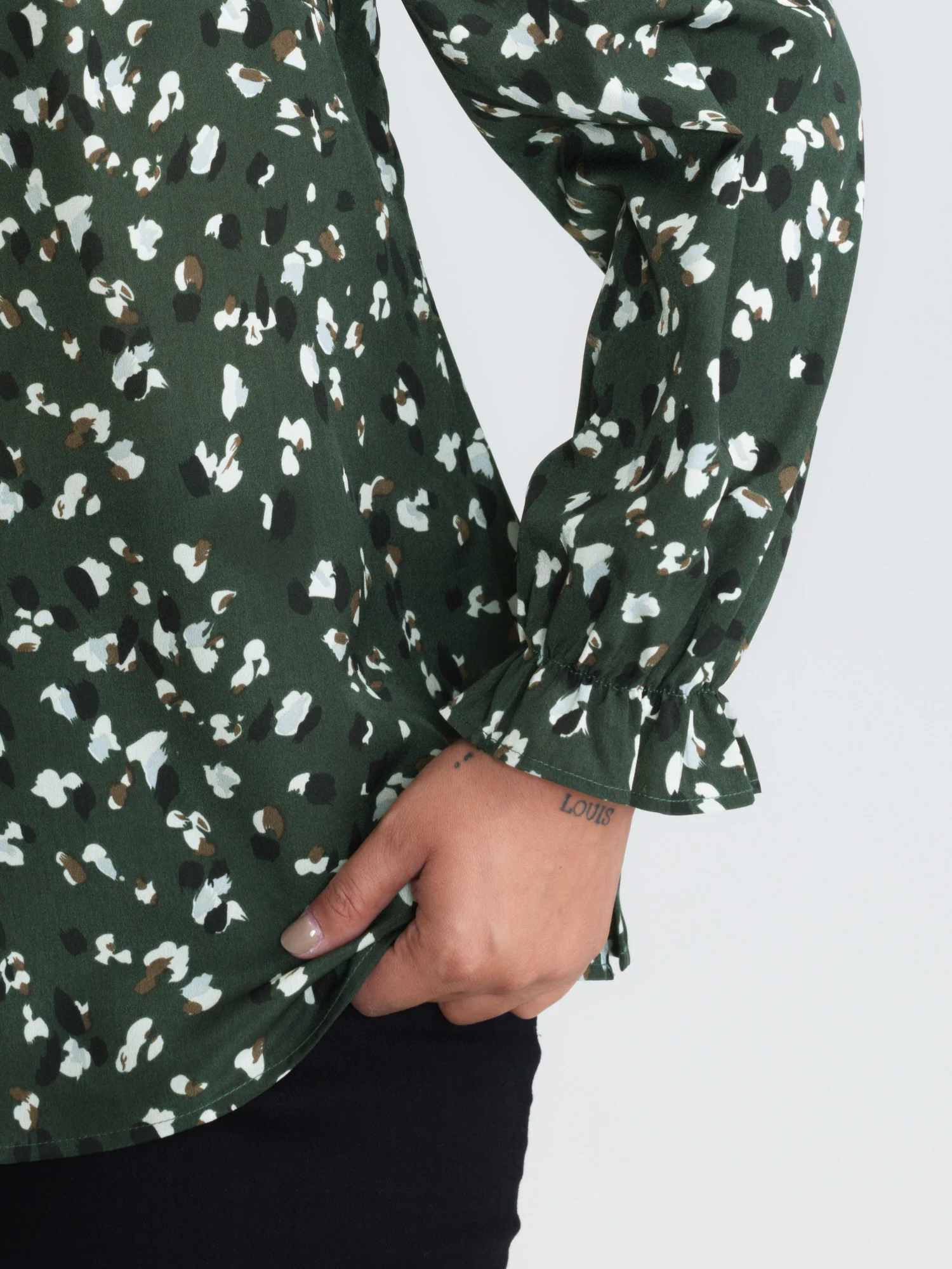 Leopard Print Stretchy Cuff Sleeve Blouse - Image 11