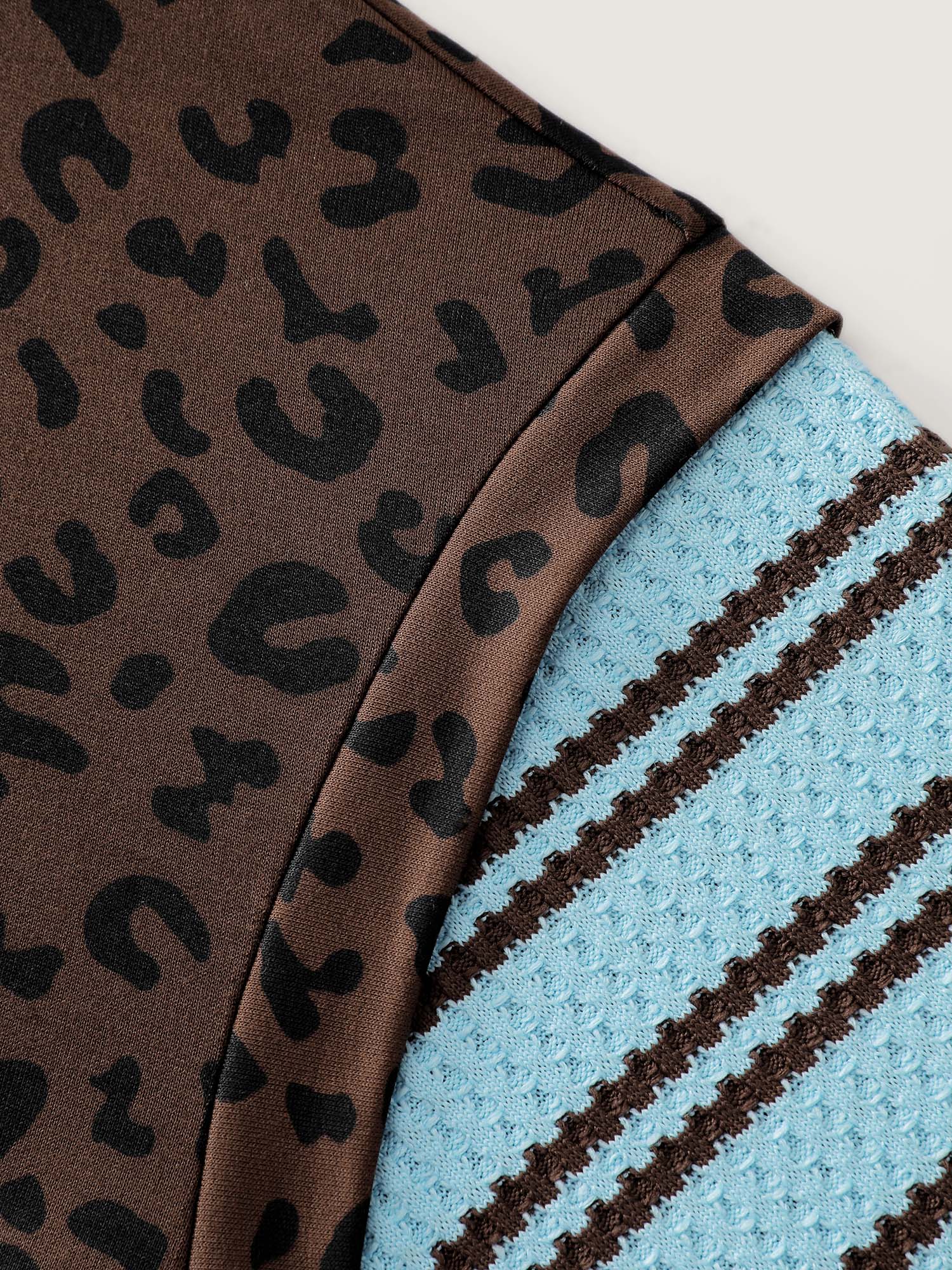 Leopard Stripe Print Textured Sweatshirt - Image 5