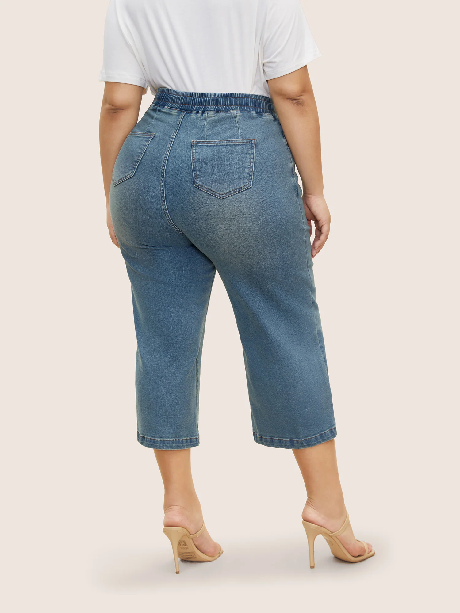 Light Wash Drawstring Cropped Wide Leg Jeans - Image 2