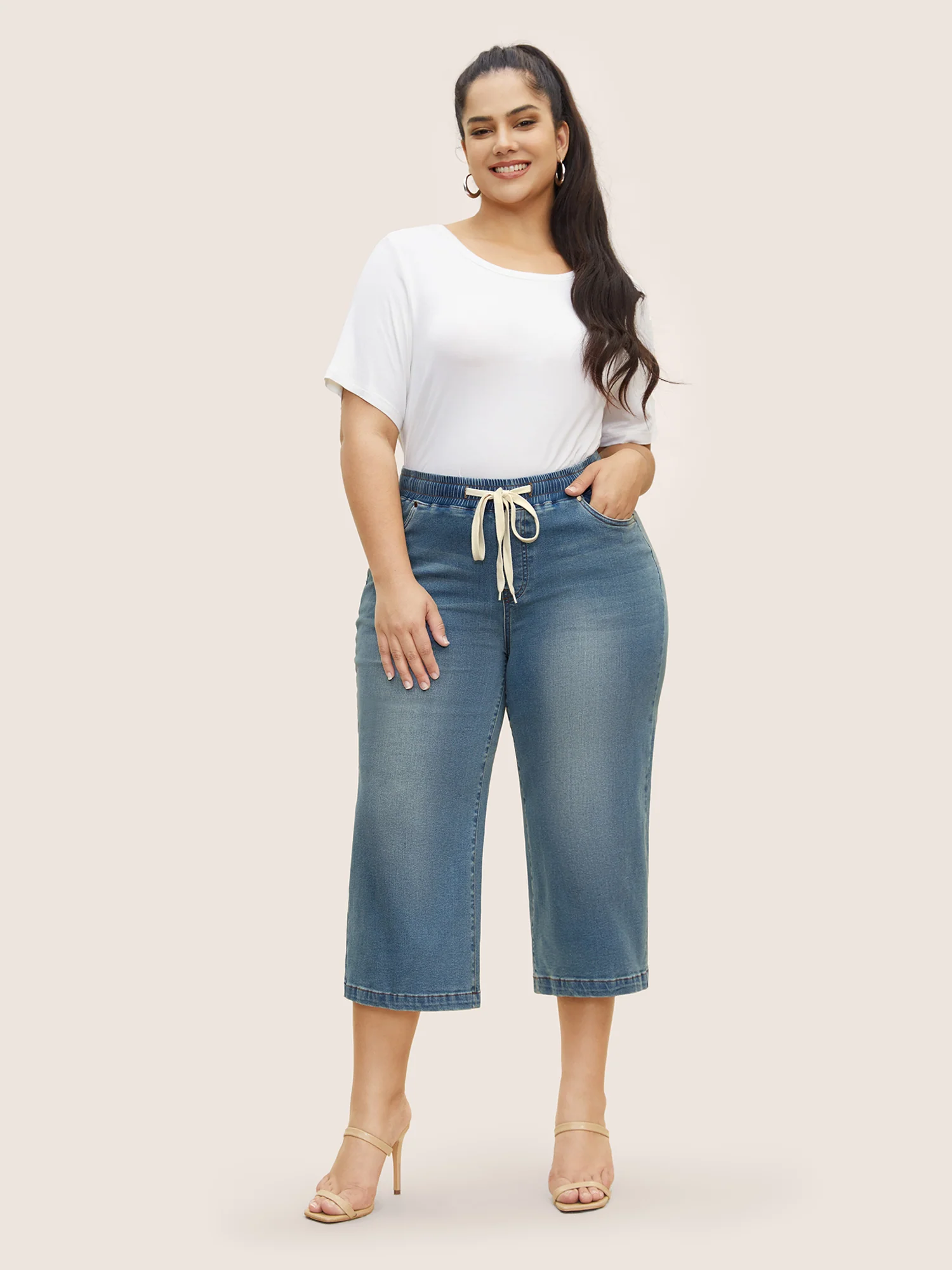 Light Wash Drawstring Cropped Wide Leg Jeans - Image 3