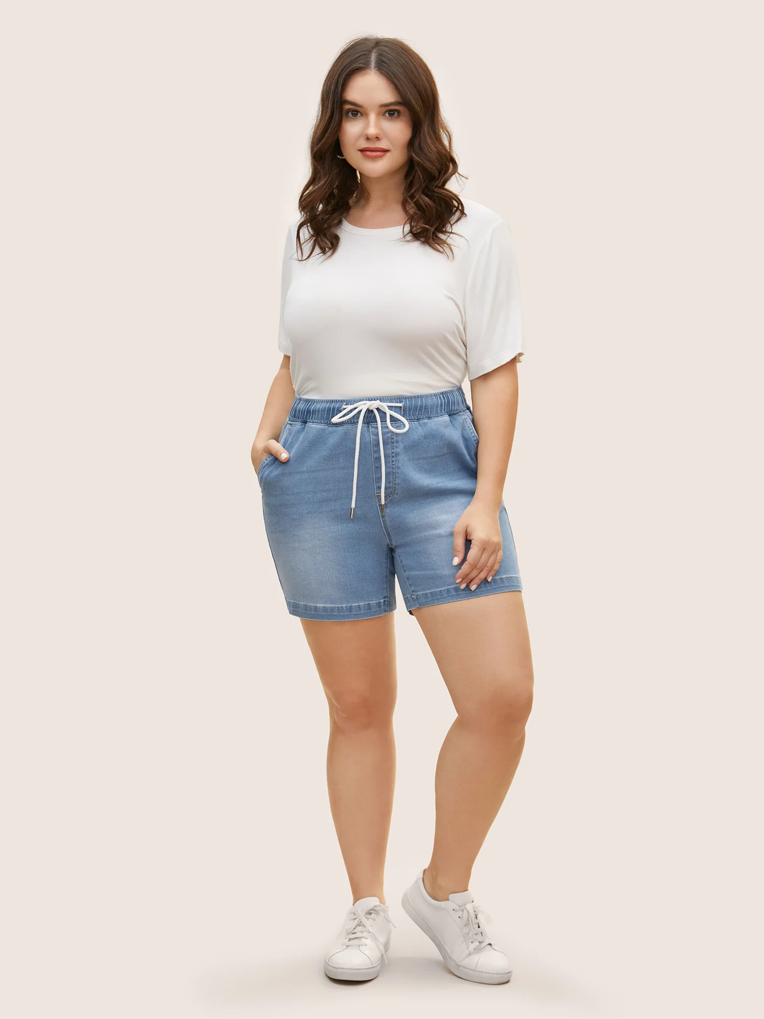 Light Wash Elastic Waist Drawstring Denim Shorts - Image 3