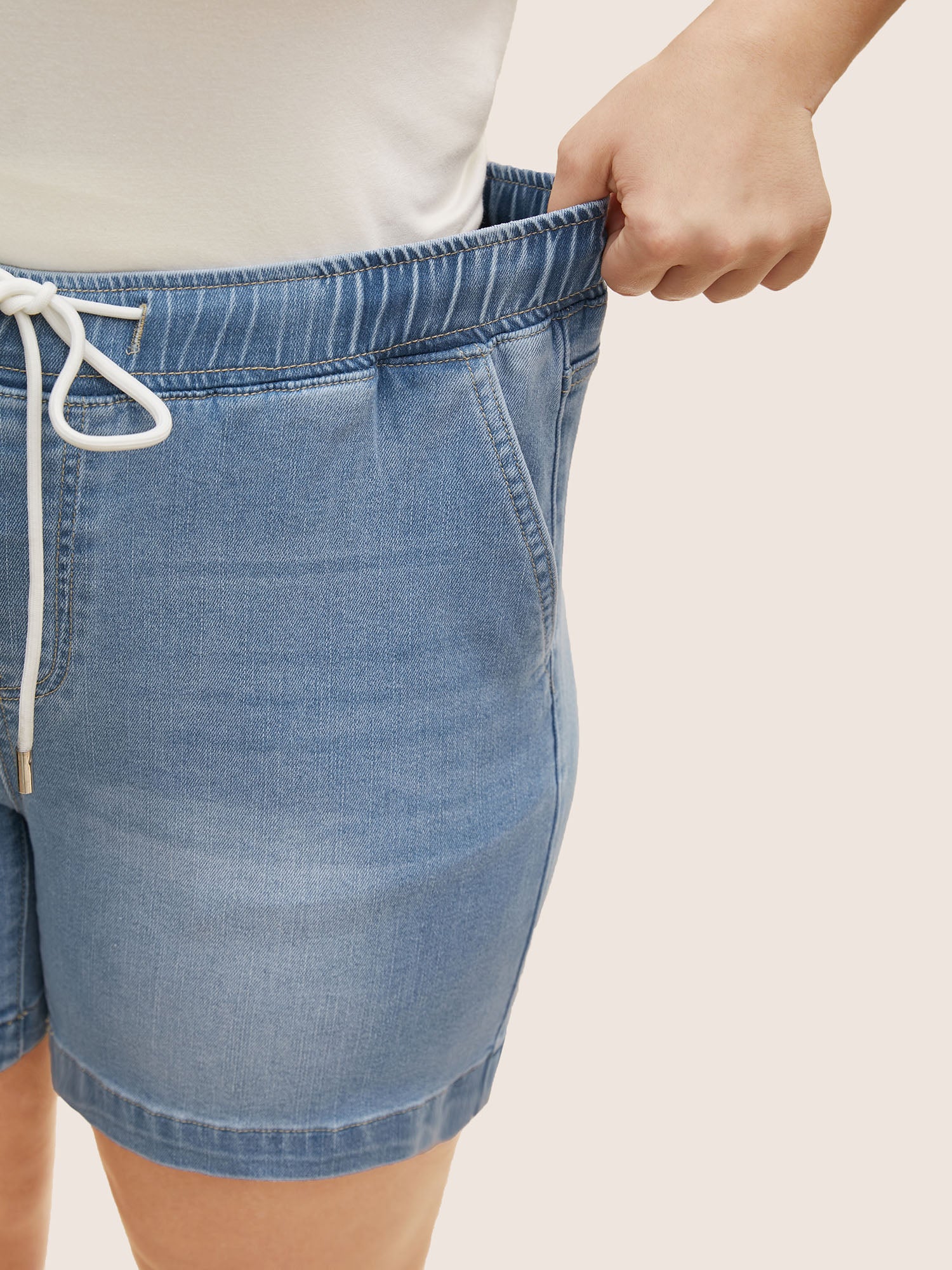 Light Wash Elastic Waist Drawstring Denim Shorts - Image 4