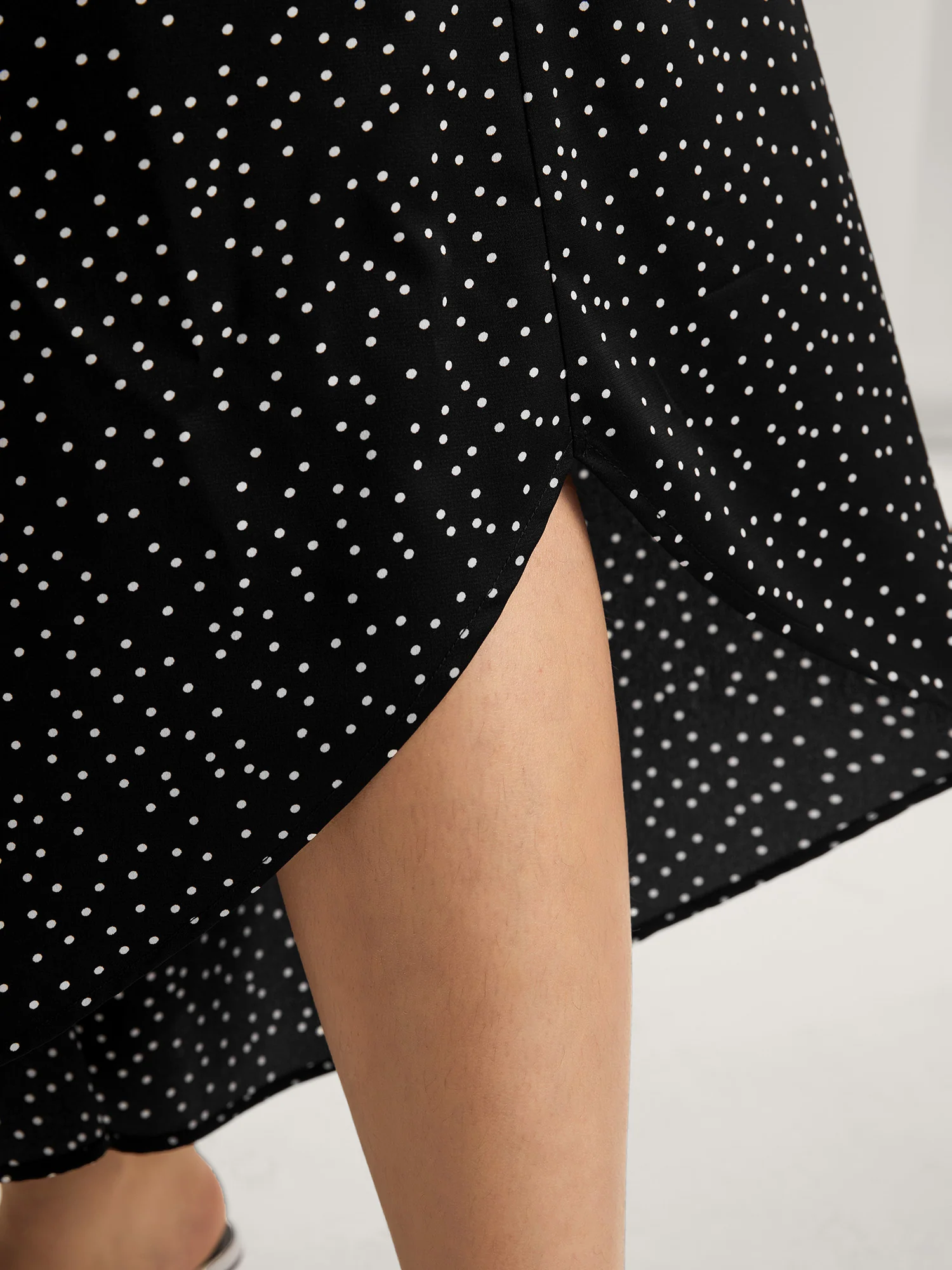 Little Dots Asymmetrical Hem Slit Pants - Image 4