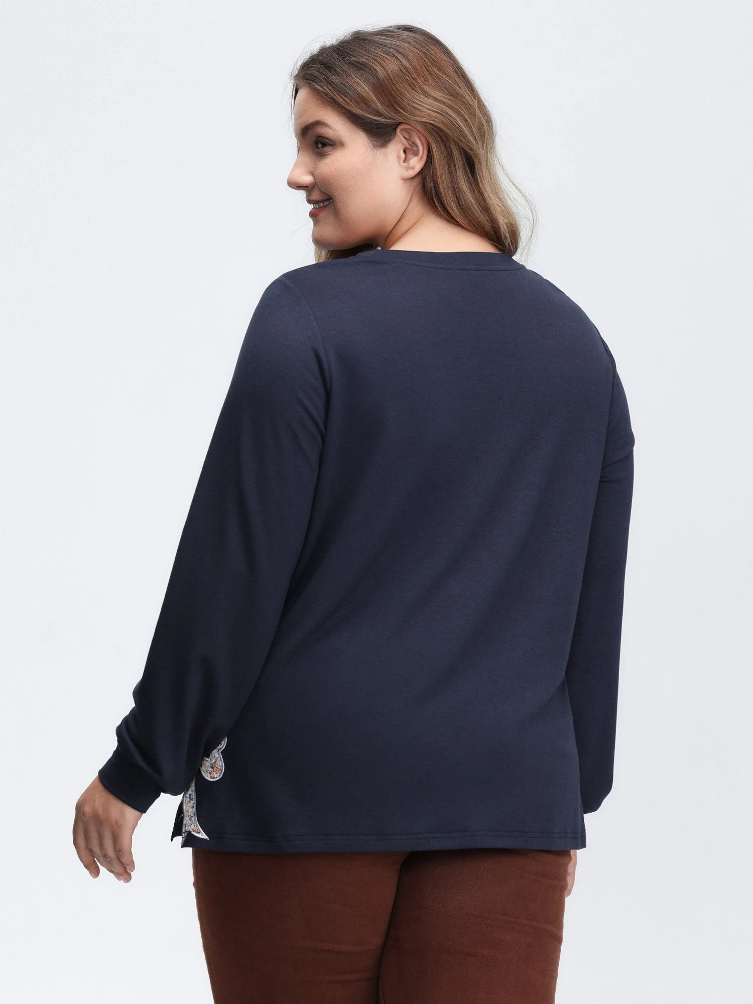 Mama Applique Embroidery Round Neck Sweatshirt - Image 4