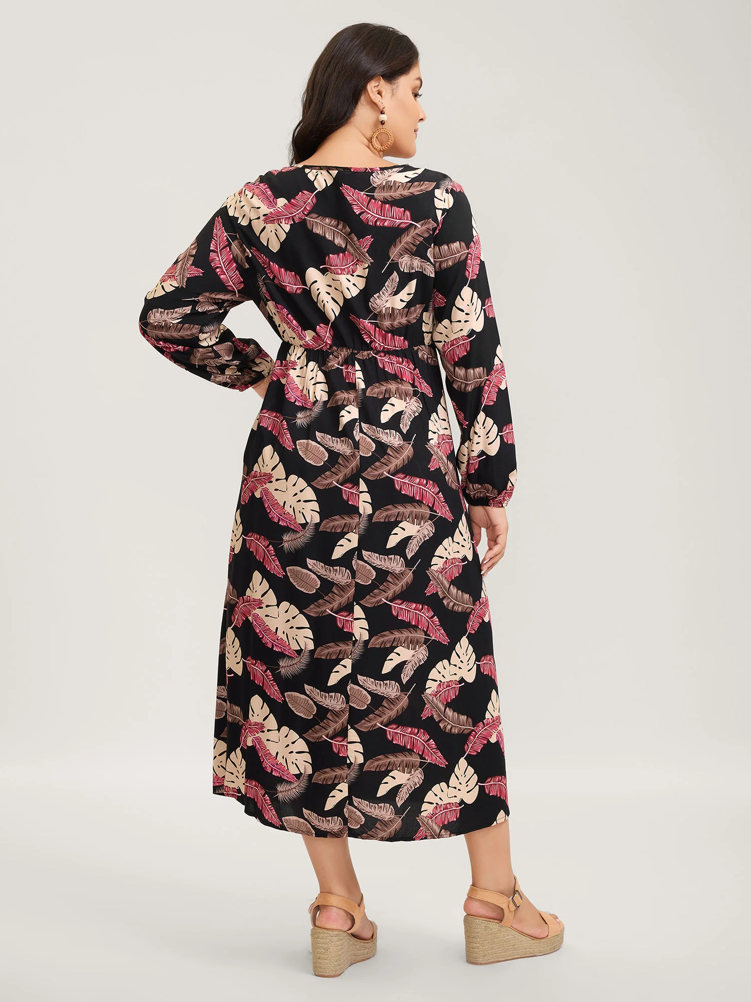 Maple Leaf Print Contrast Neck Maxi Dress - Image 4