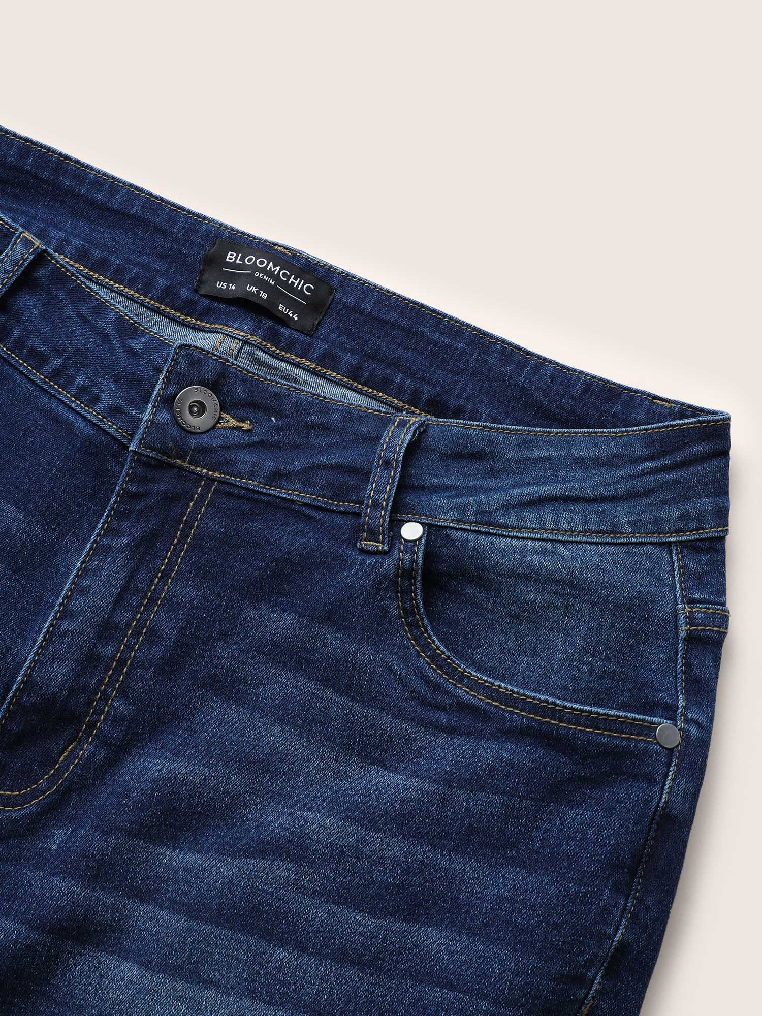 Classic Wide-Leg Capri Jeans - Image 5