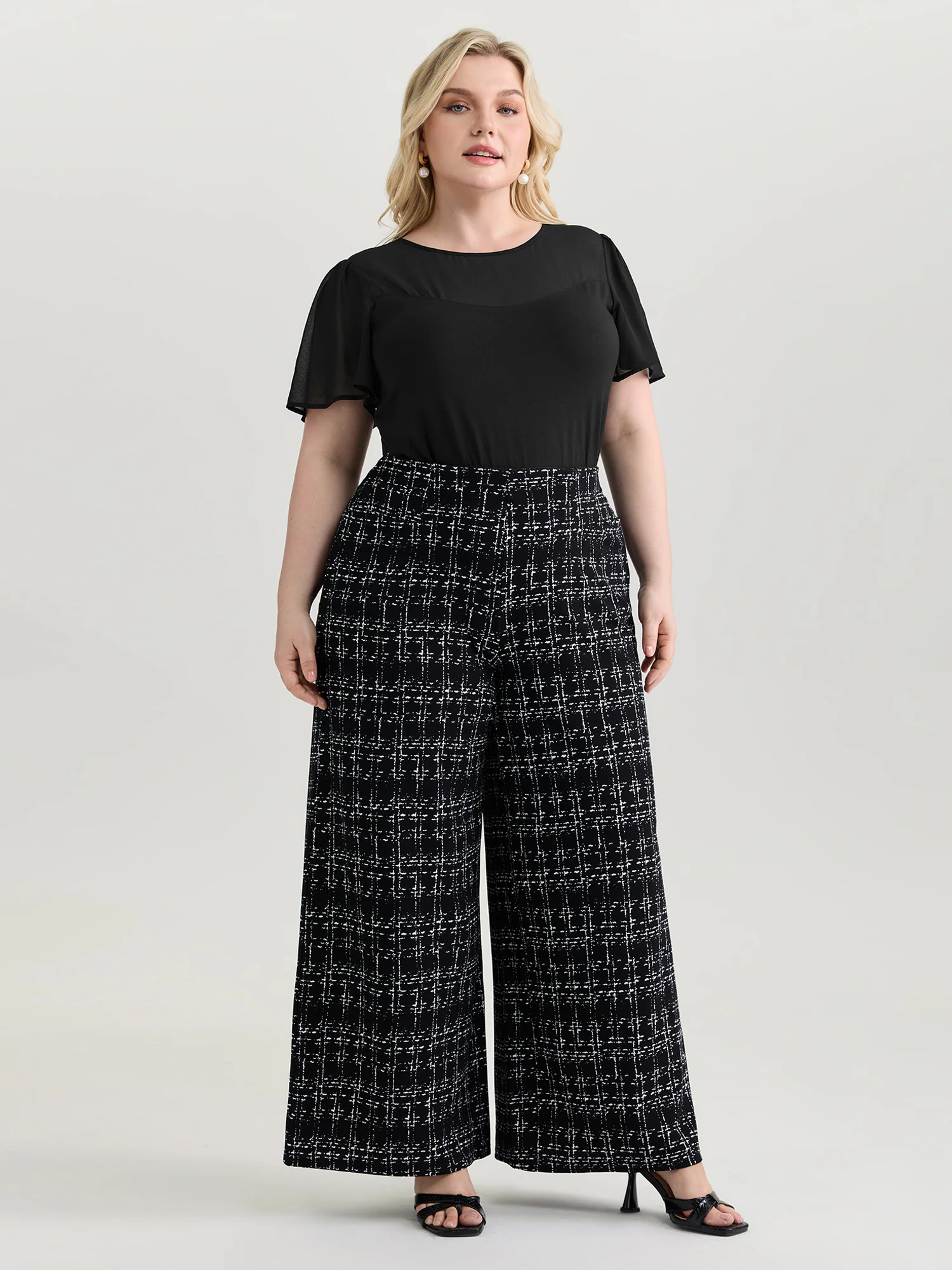 Mesh Neckline Spliced Fitted Knit Top - Image 3