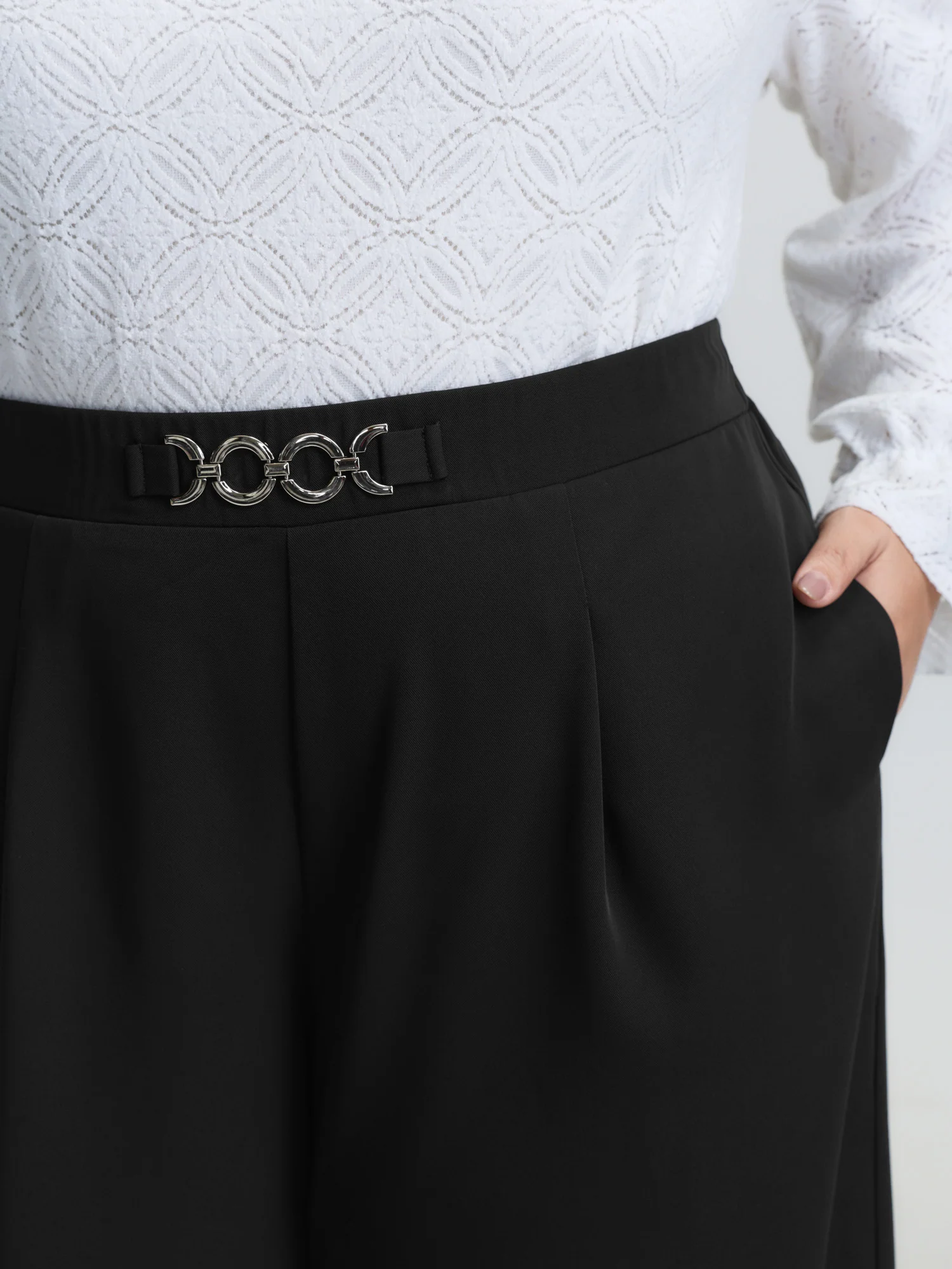 Metal Buckle Detail Wide-Leg Pants - Image 3