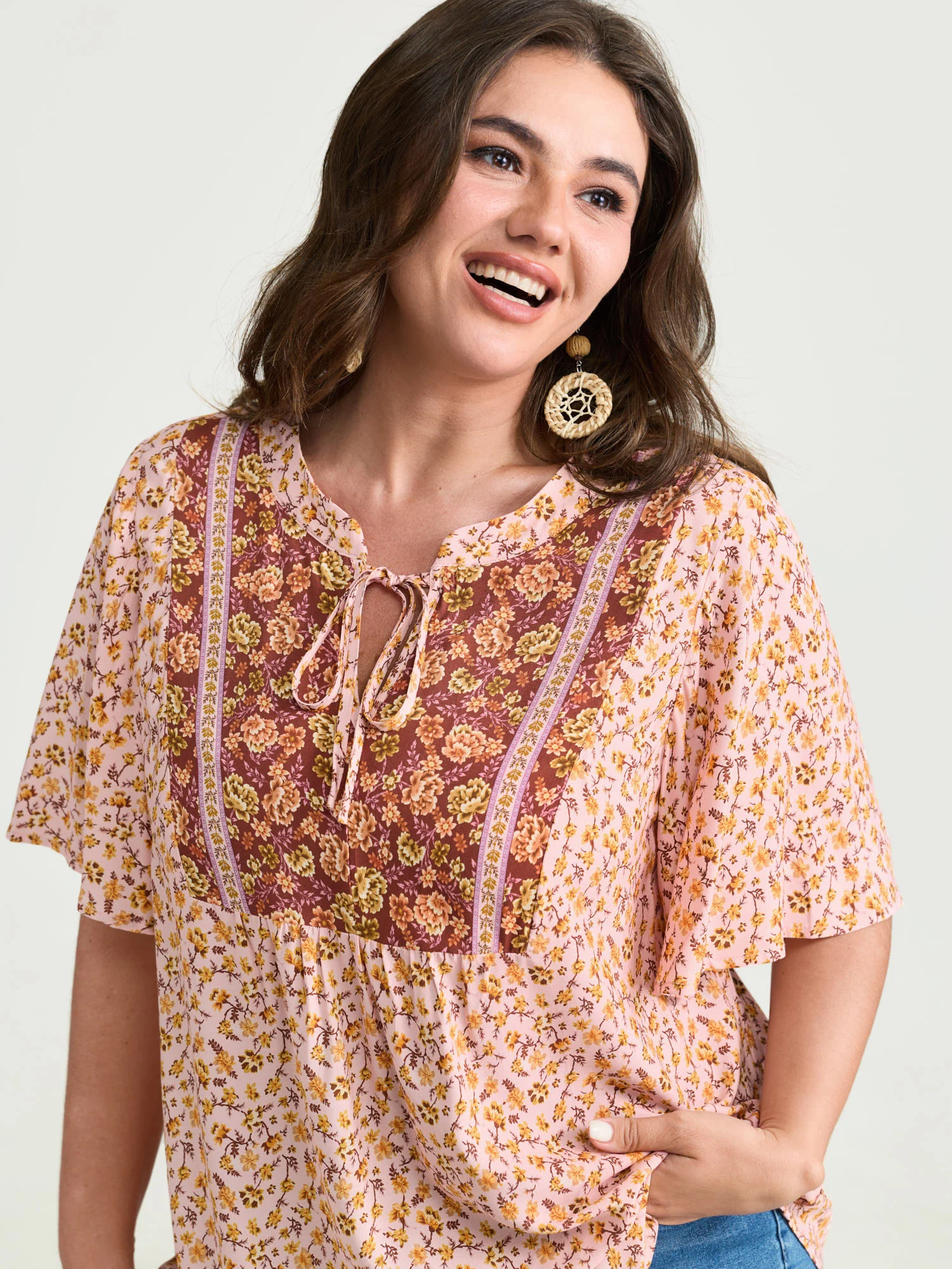 Micro Floral Print Drawstring Neckline Contrast Blouse - Image 2