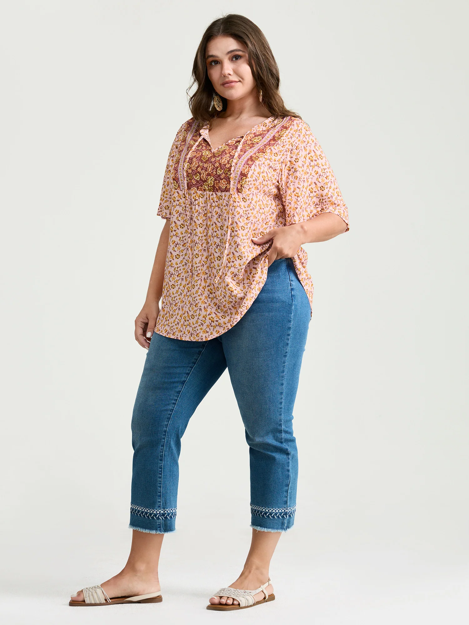 Micro Floral Print Drawstring Neckline Contrast Blouse - Image 3