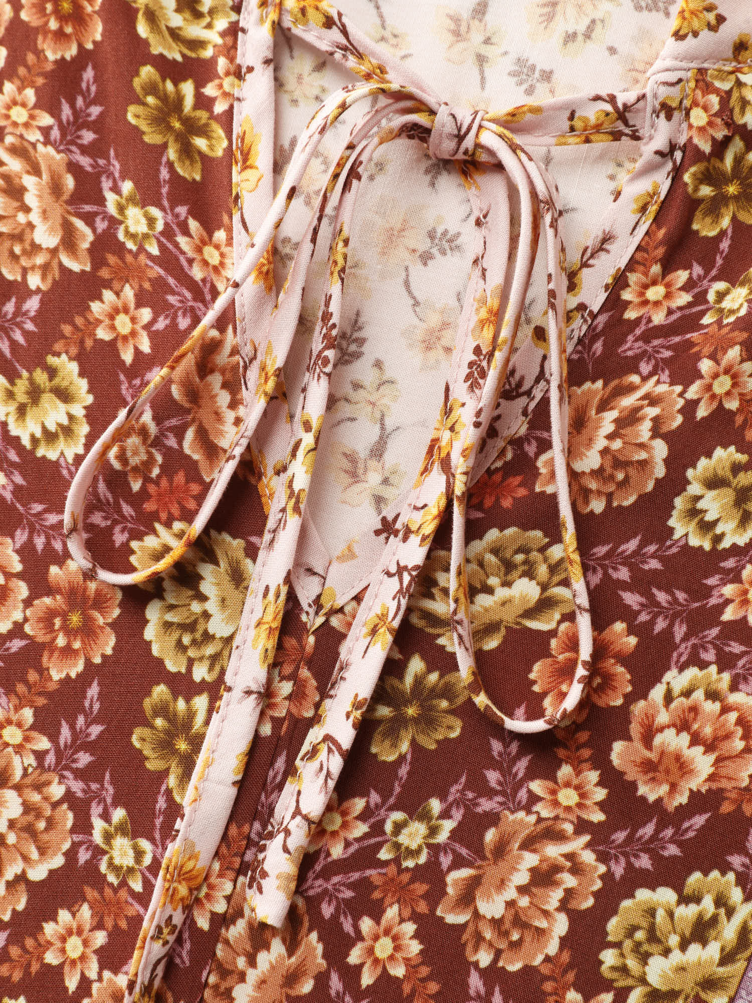 Micro Floral Print Drawstring Neckline Contrast Blouse - Image 5