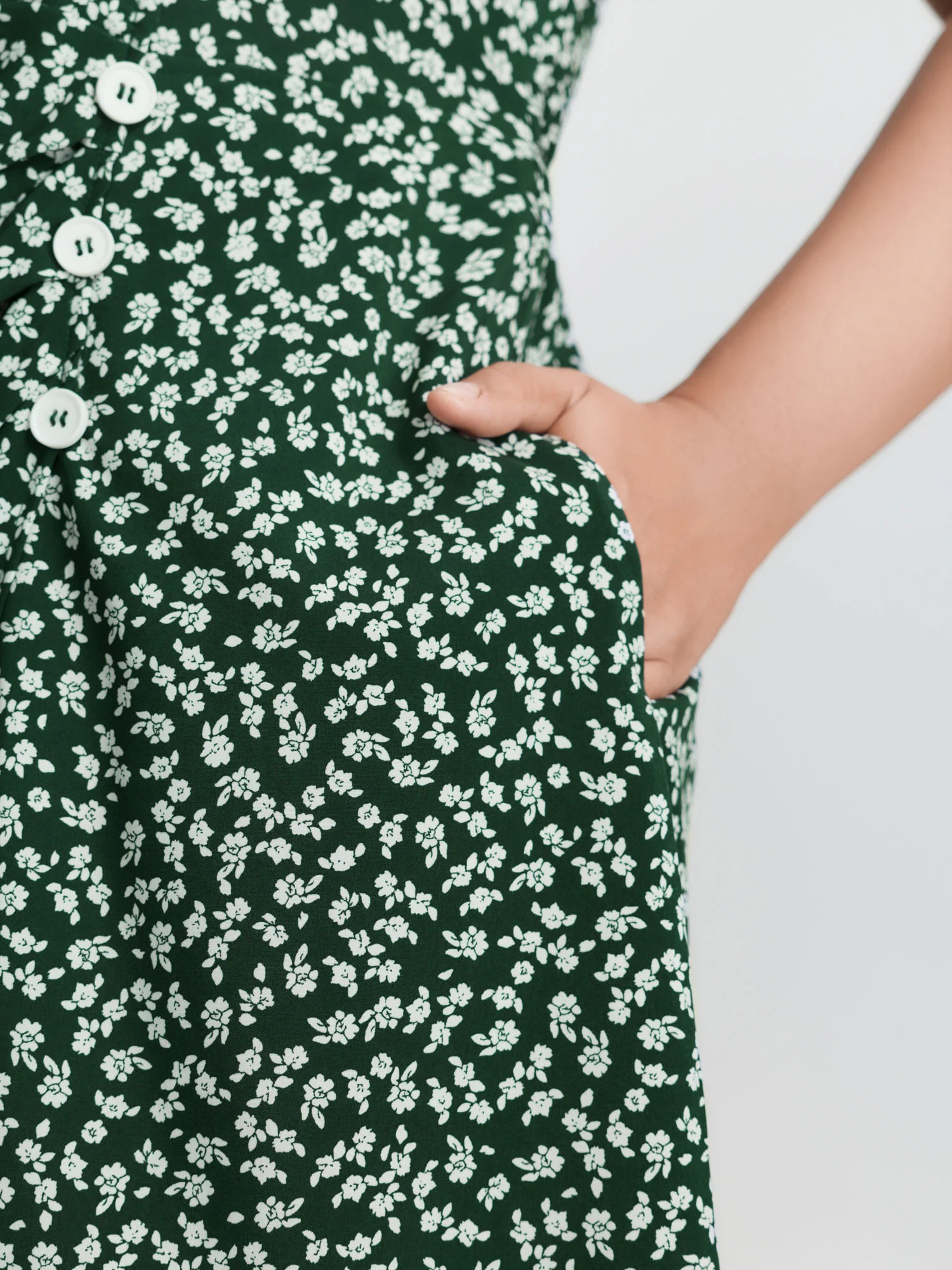Micro Floral Print Ruched Button Detail Midi Dress - Image 4