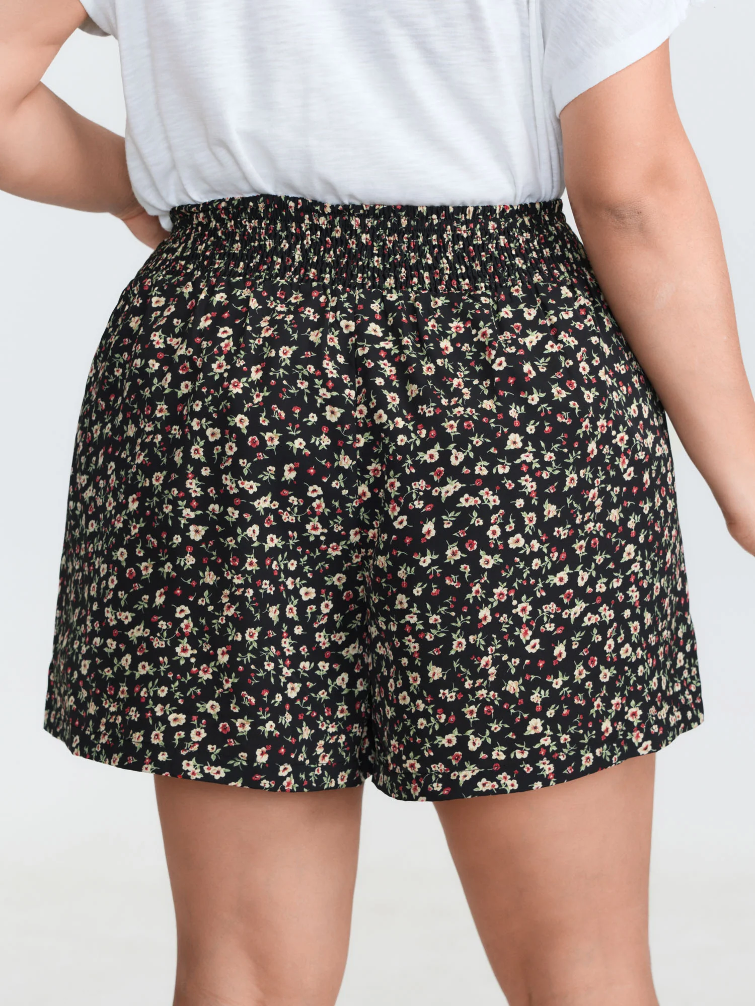 Micro Floral Print Shirred Waist Shorts - Image 5
