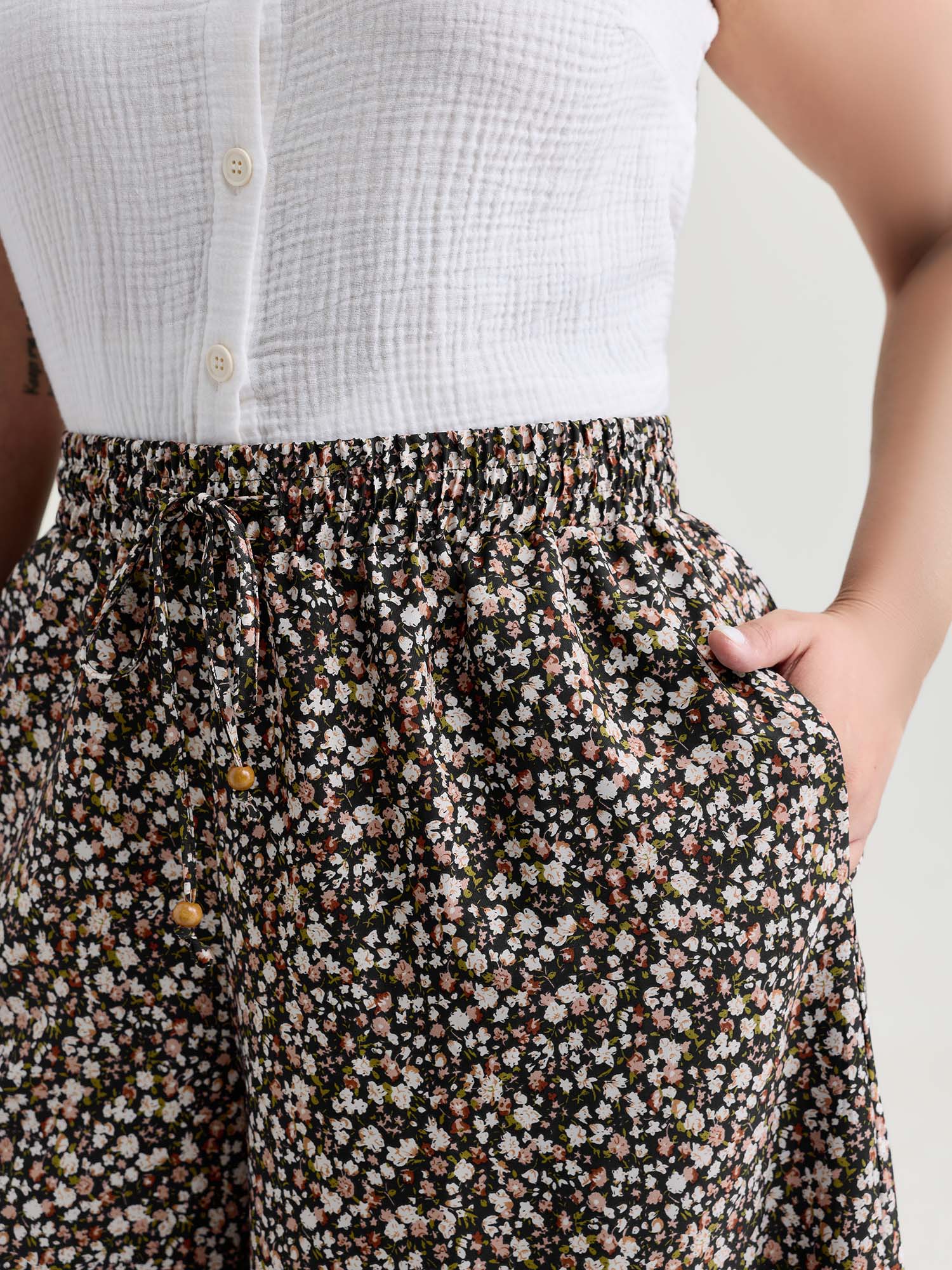 Micro Floral Print Wide Waistband Pants - Image 11