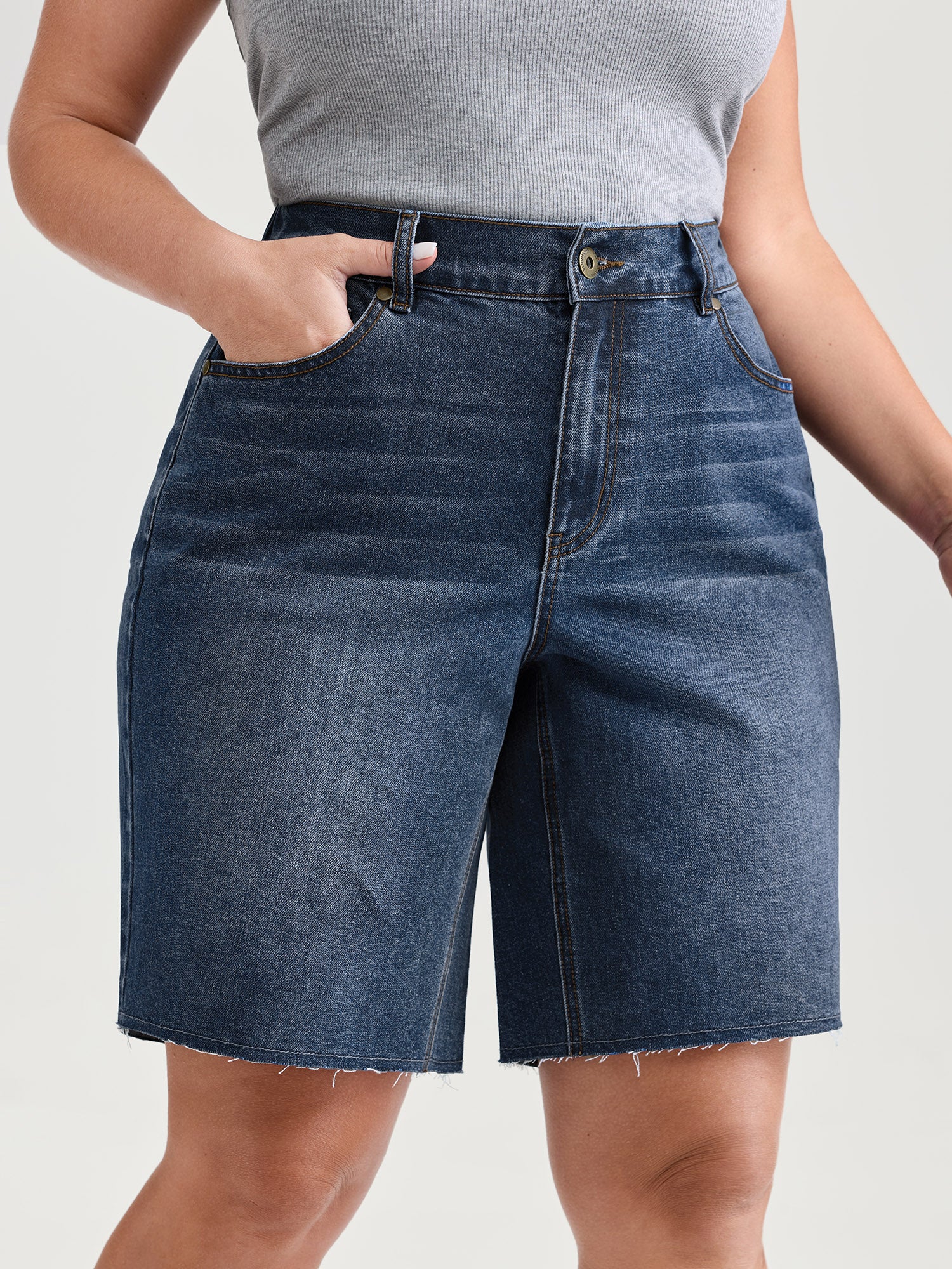 Mid-Rise Elastic Waist Skinny-Fit Denim Shorts - Image 2