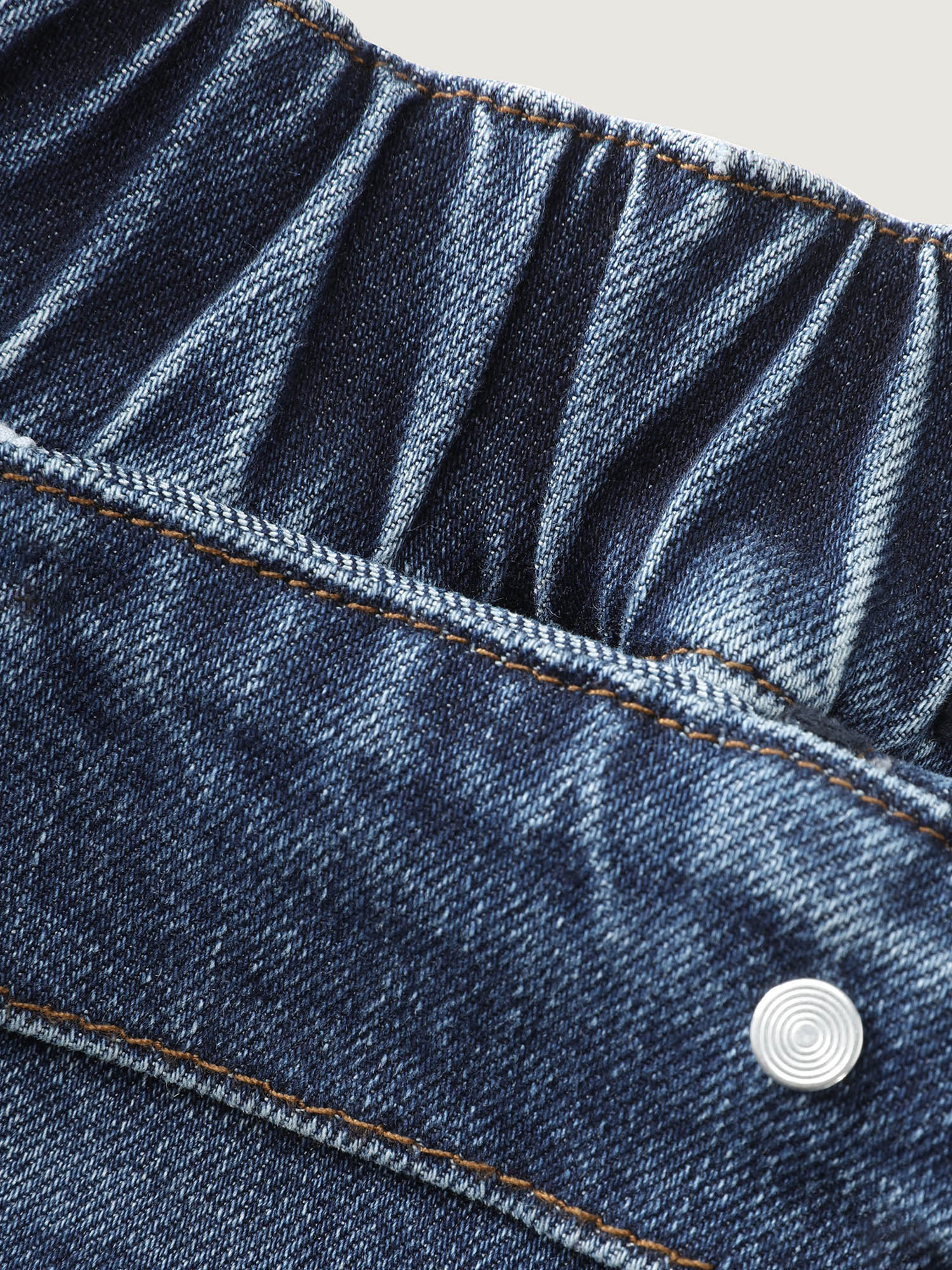 Mid-Rise Elastic Waist Skinny-Fit Denim Shorts - Image 6