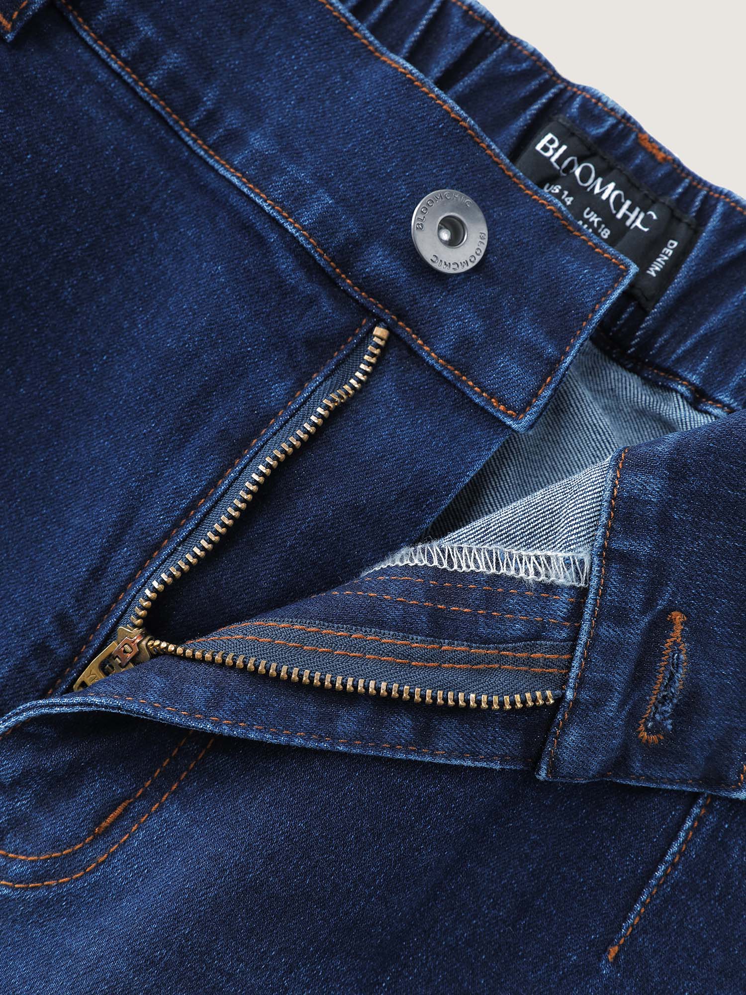 Mid-Rise Elastic Waistband Wide-Leg Jeans - Image 7