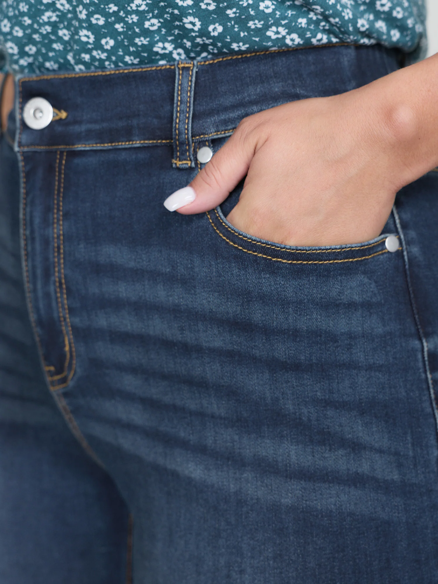 Mid-Rise Stretchy Straight Leg Jeans - Image 6