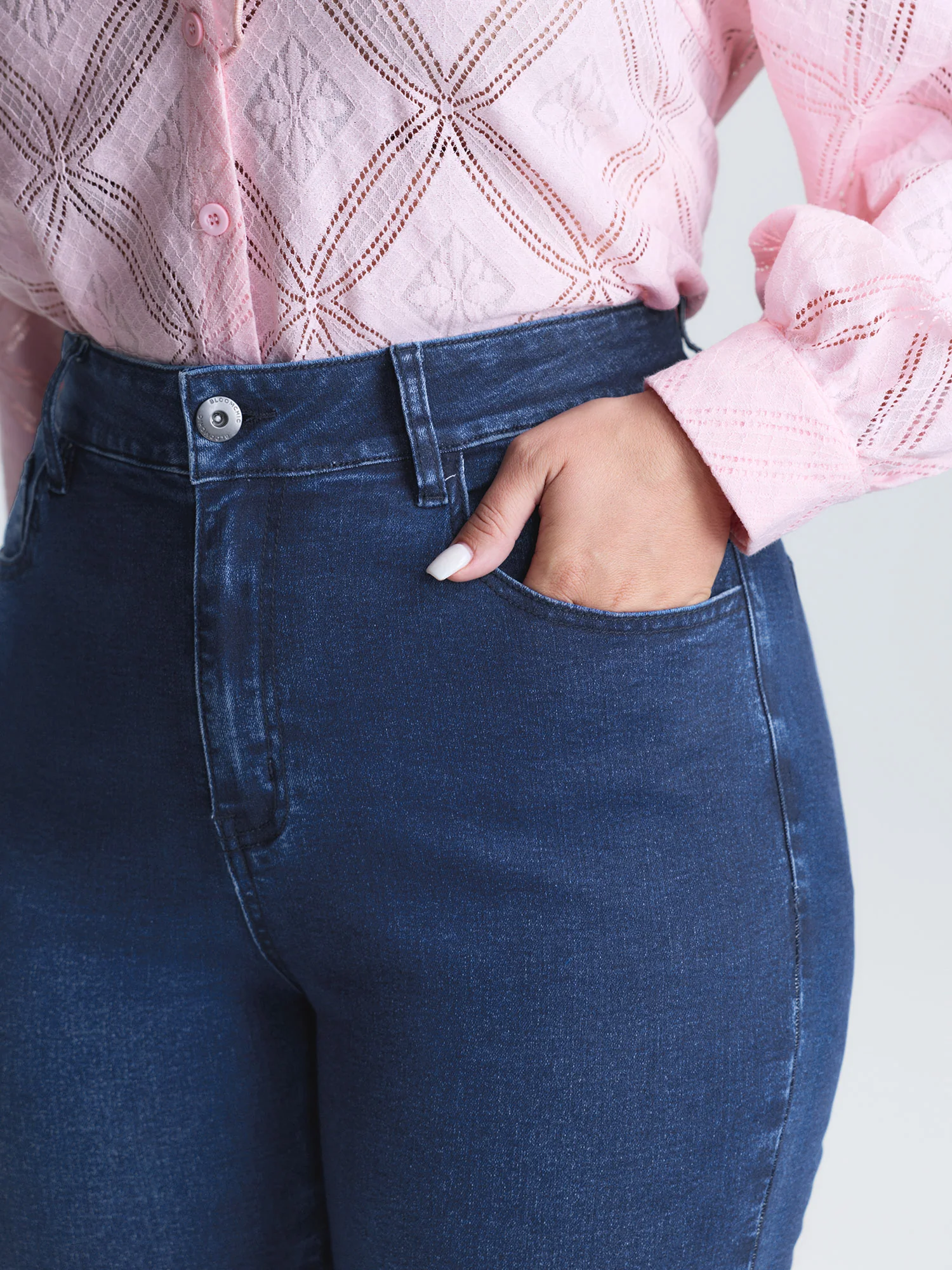 Hip Sculpting High-Rise Flare Jeans - Image 3
