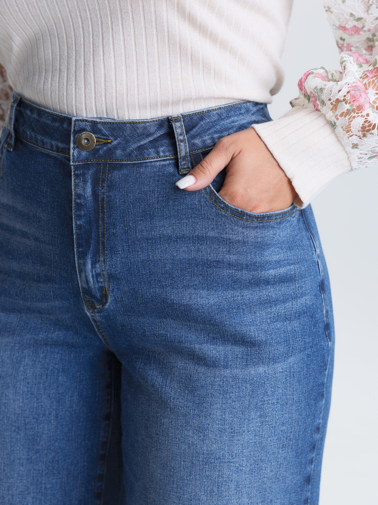 Classic High-Rise Wide-Leg Jeans - Image 3