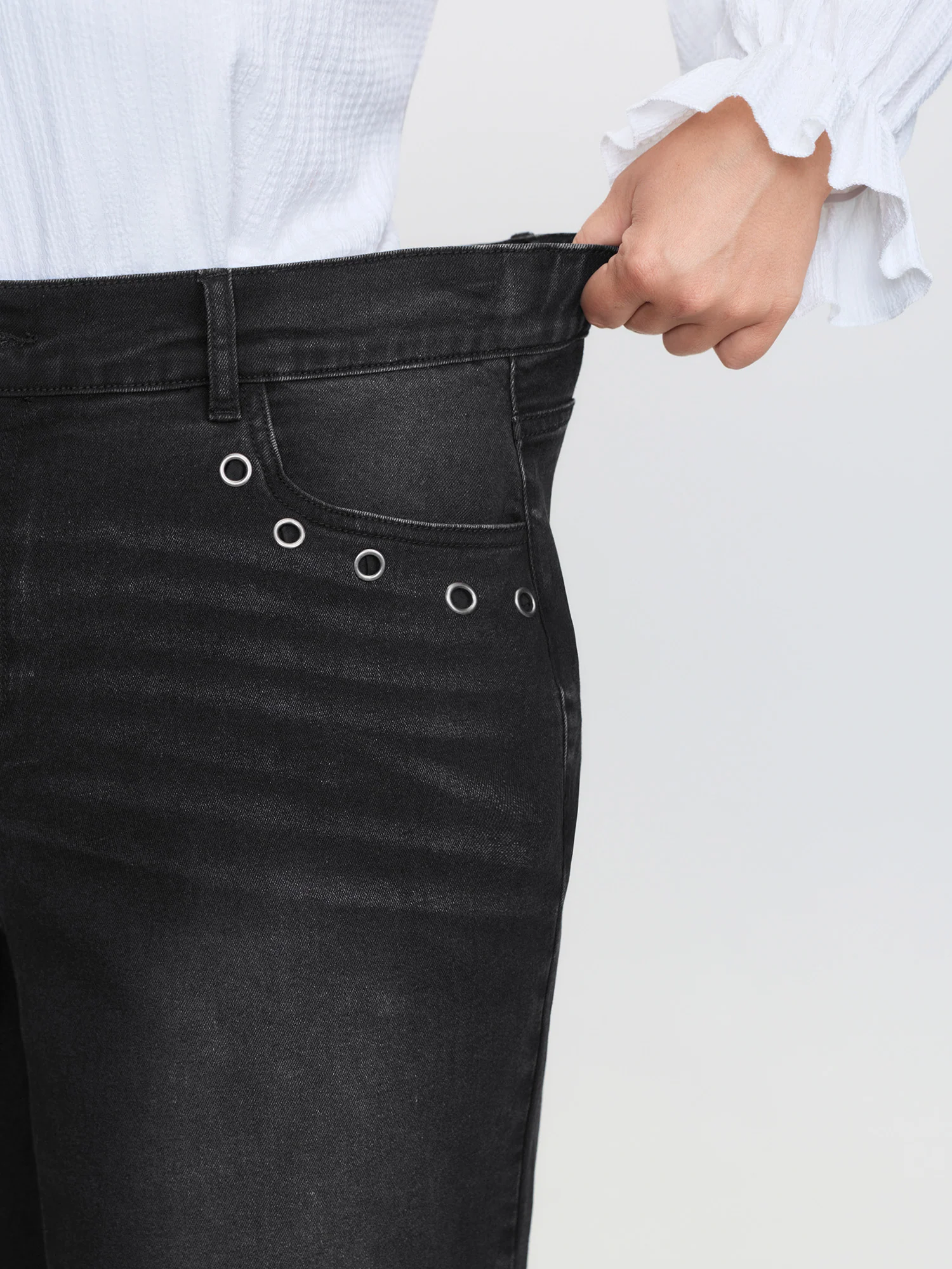 Mid-Rise Wide-Leg Jeans - Image 4