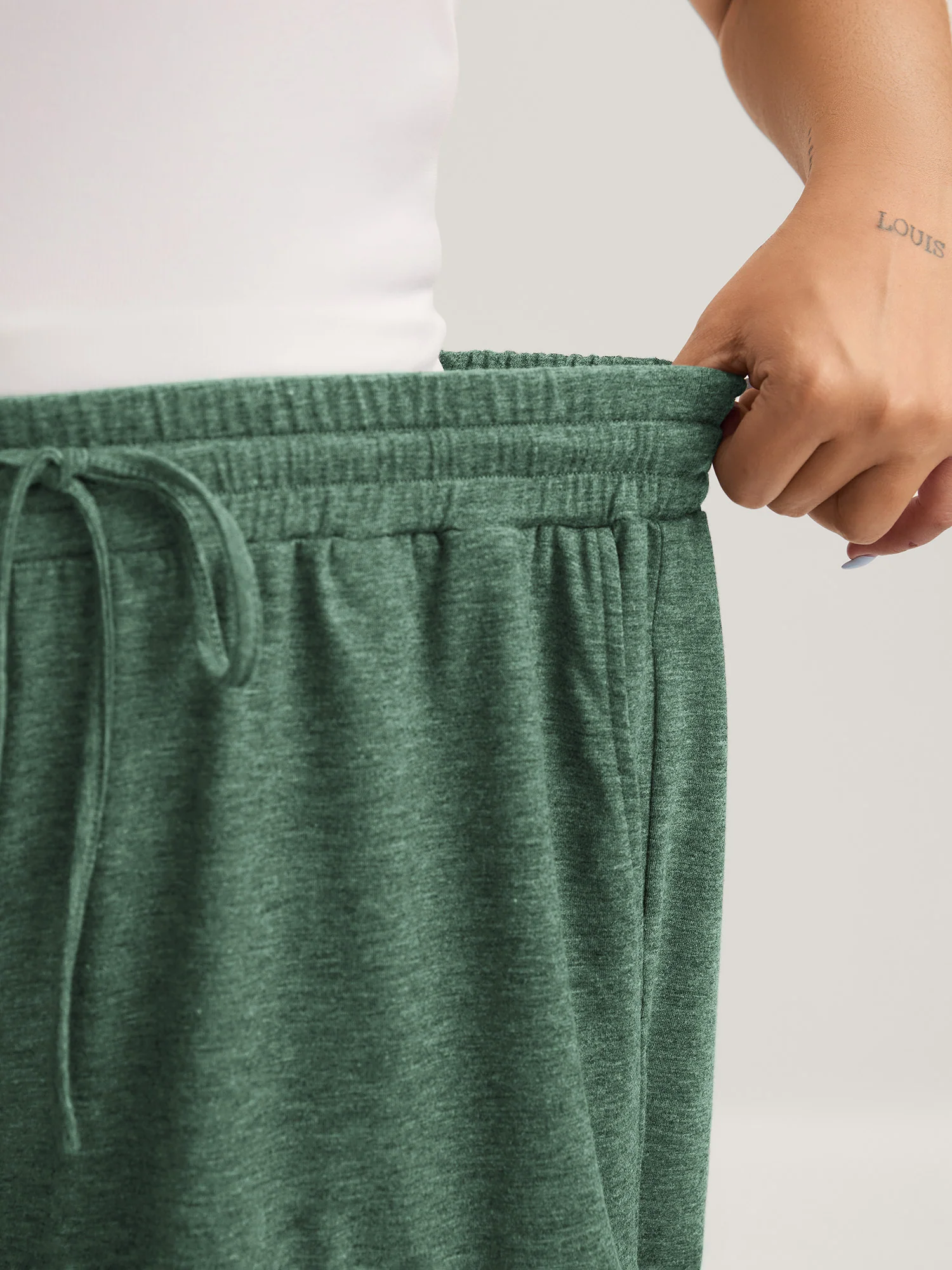 Supersoft Mixed Color Knit Drawstring Ruffled Shorts - Image 33