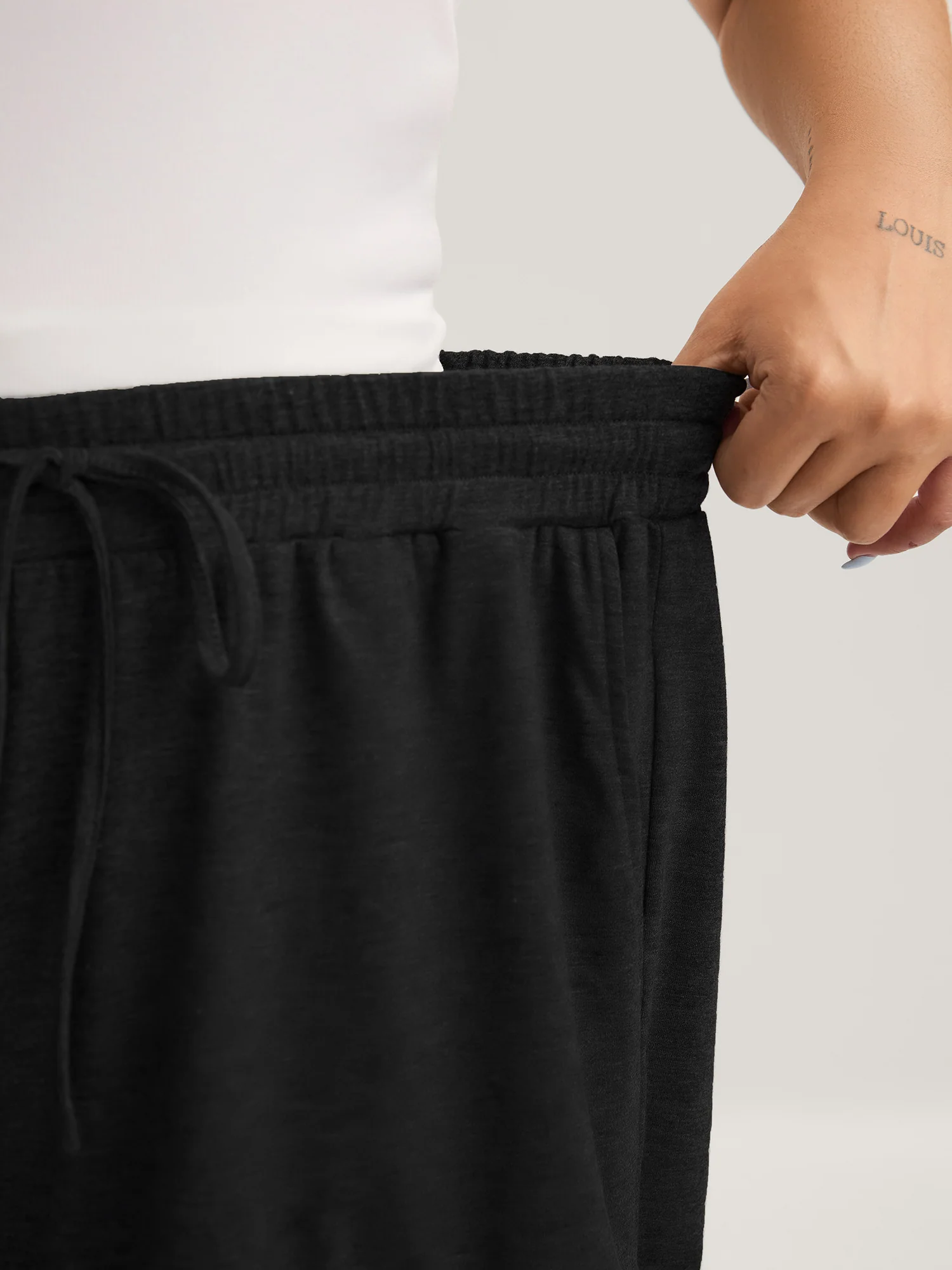 Supersoft Mixed Color Knit Drawstring Ruffled Shorts - Image 9