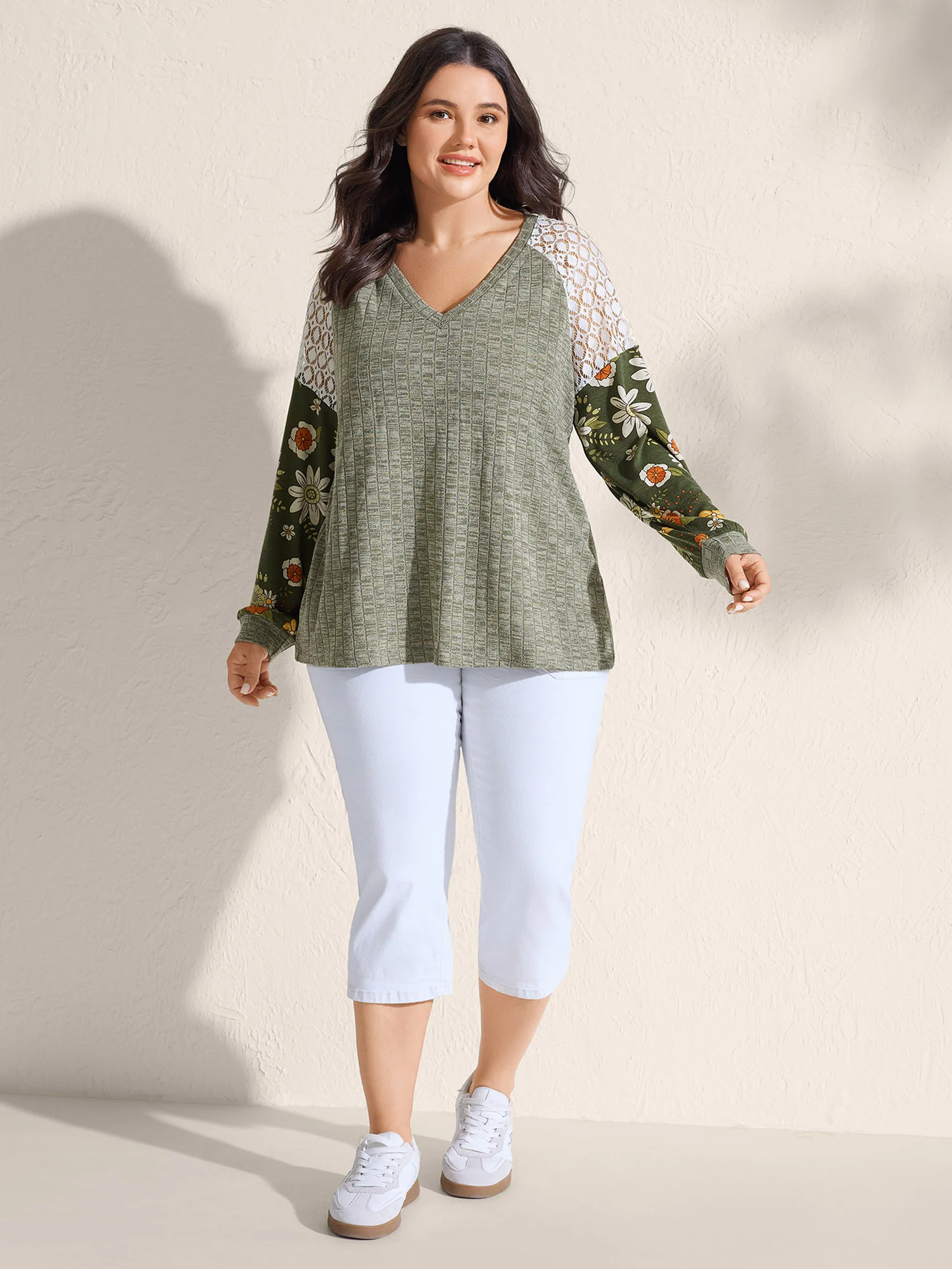 Mixed Floral Print Ribbed V-Neck Sweatshirt - Image 3