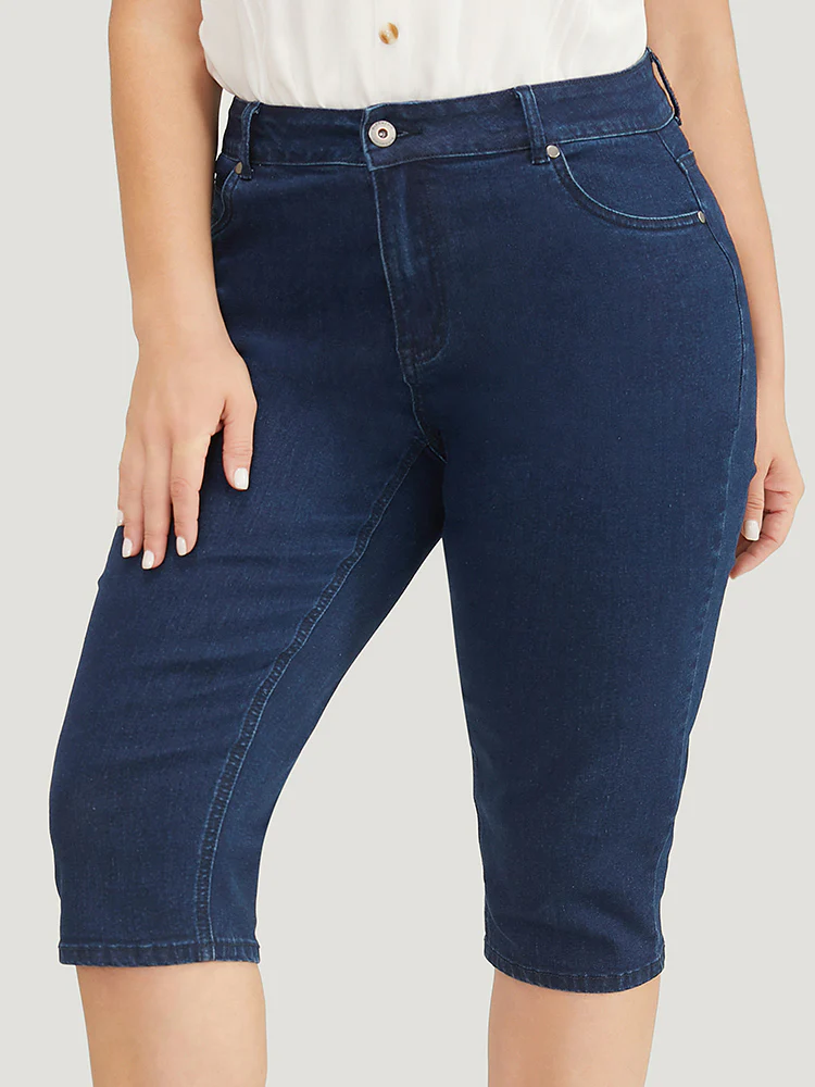 Moderately Stretchy  High Rise Knee Denim Shorts - Image 3