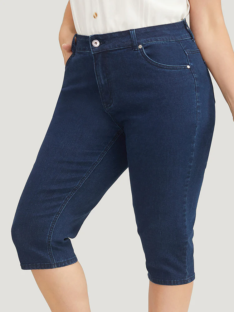 Moderately Stretchy  High Rise Knee Denim Shorts - Image 5