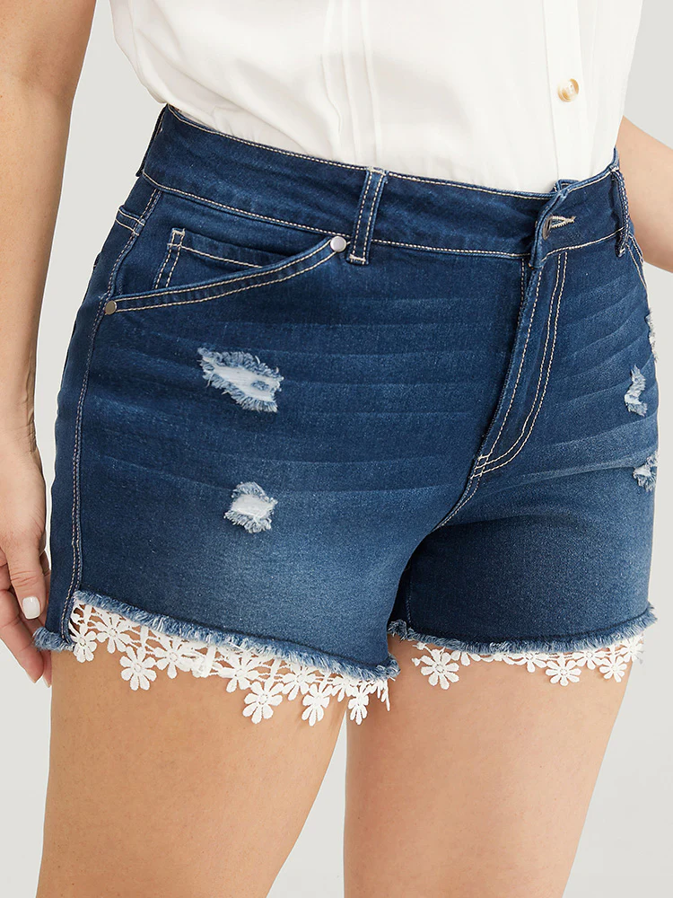Moderately Stretchy Ripped Lace Raw Hem Denim Shorts - Image 7