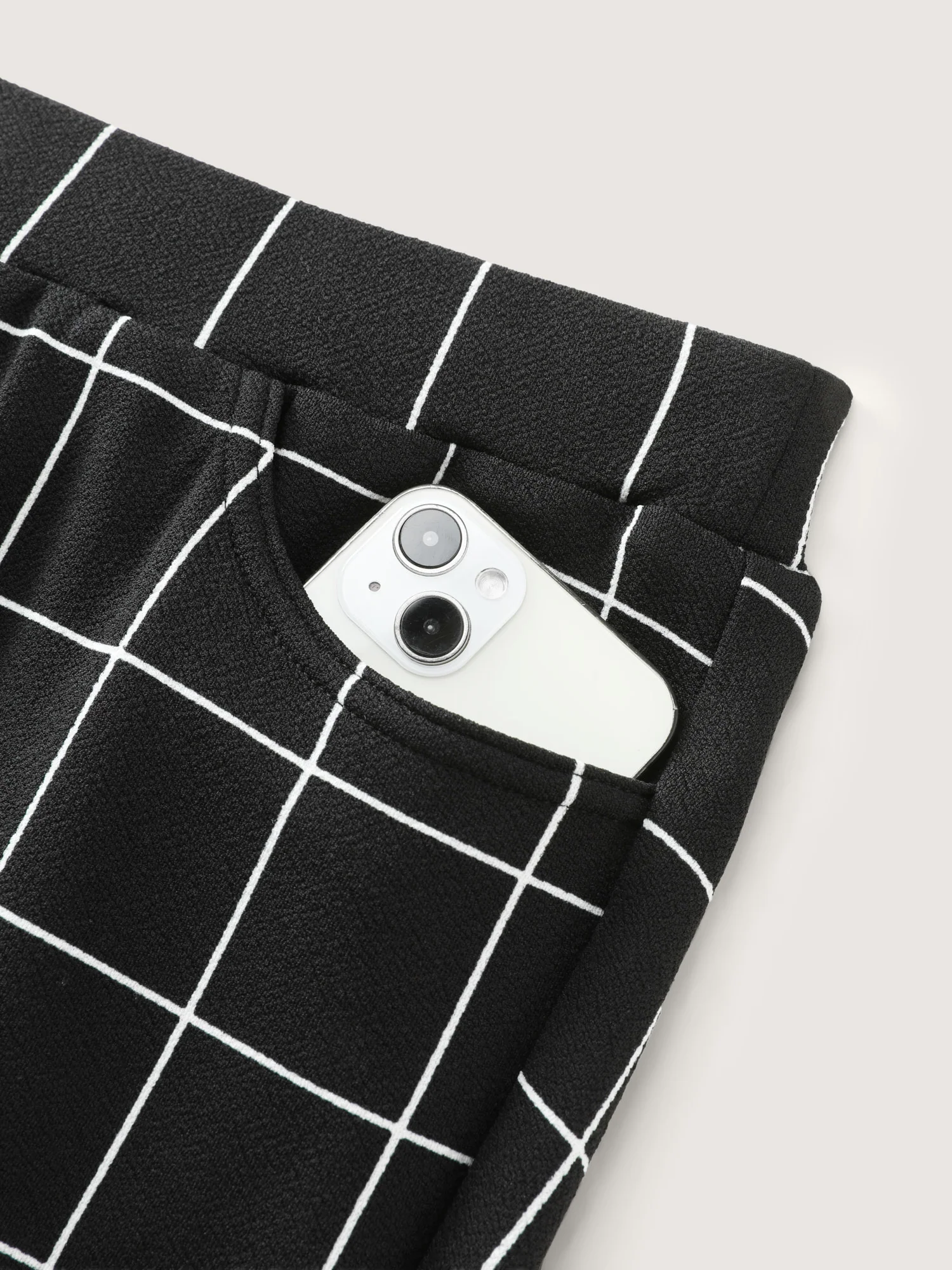 Monochrome Checkered Print Pull-On Pants - Image 6