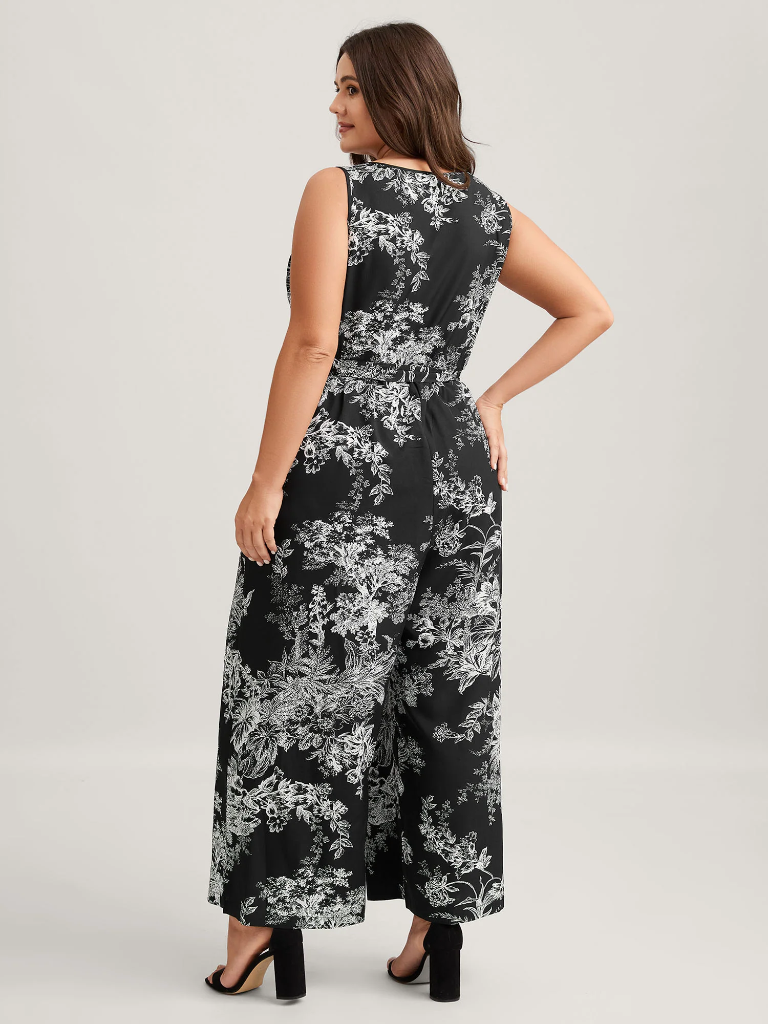 Monochrome Floral Buttons Pockets Jumpsuit - Image 4