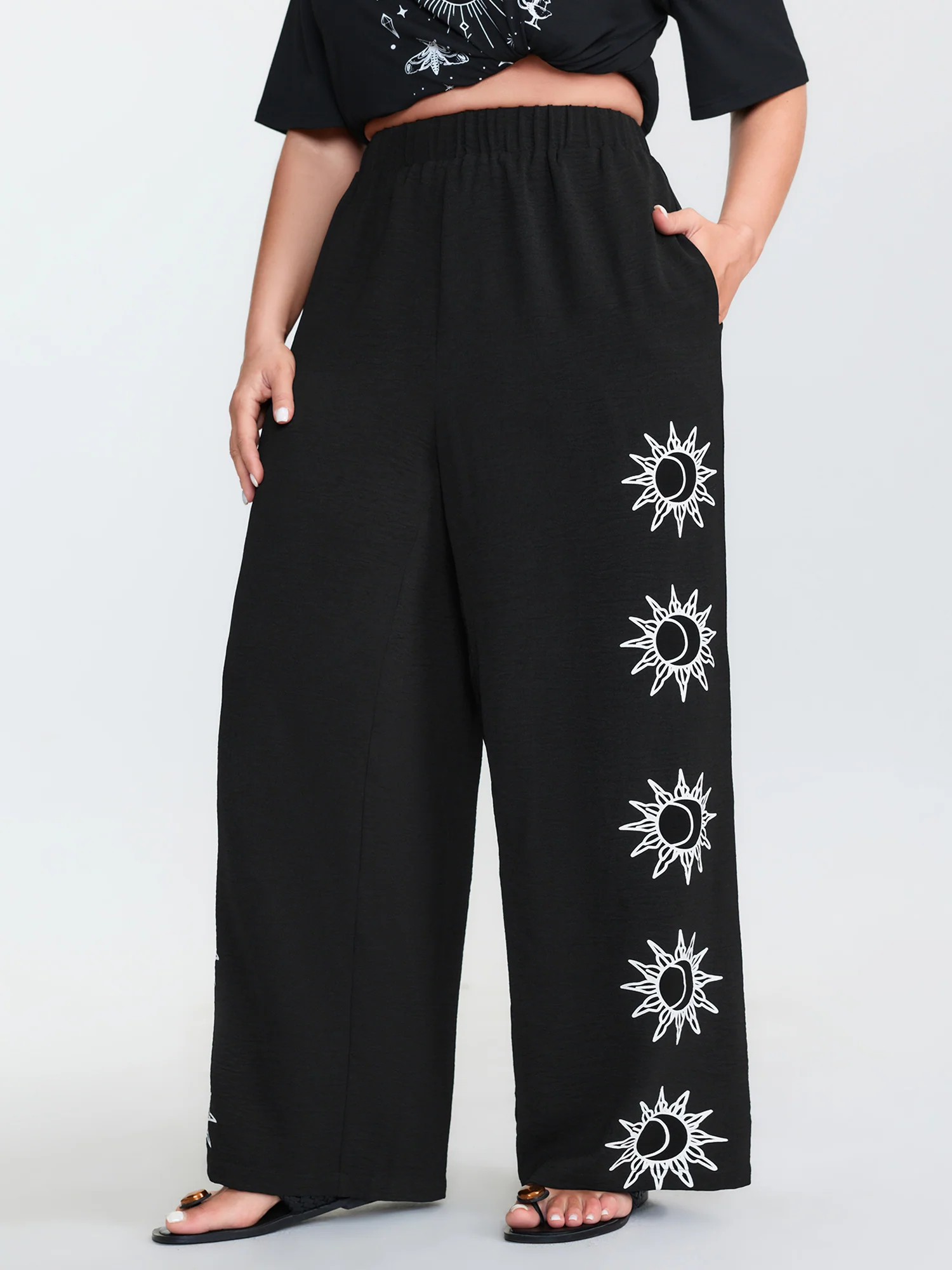 Monochrome Floral Pattern Pants