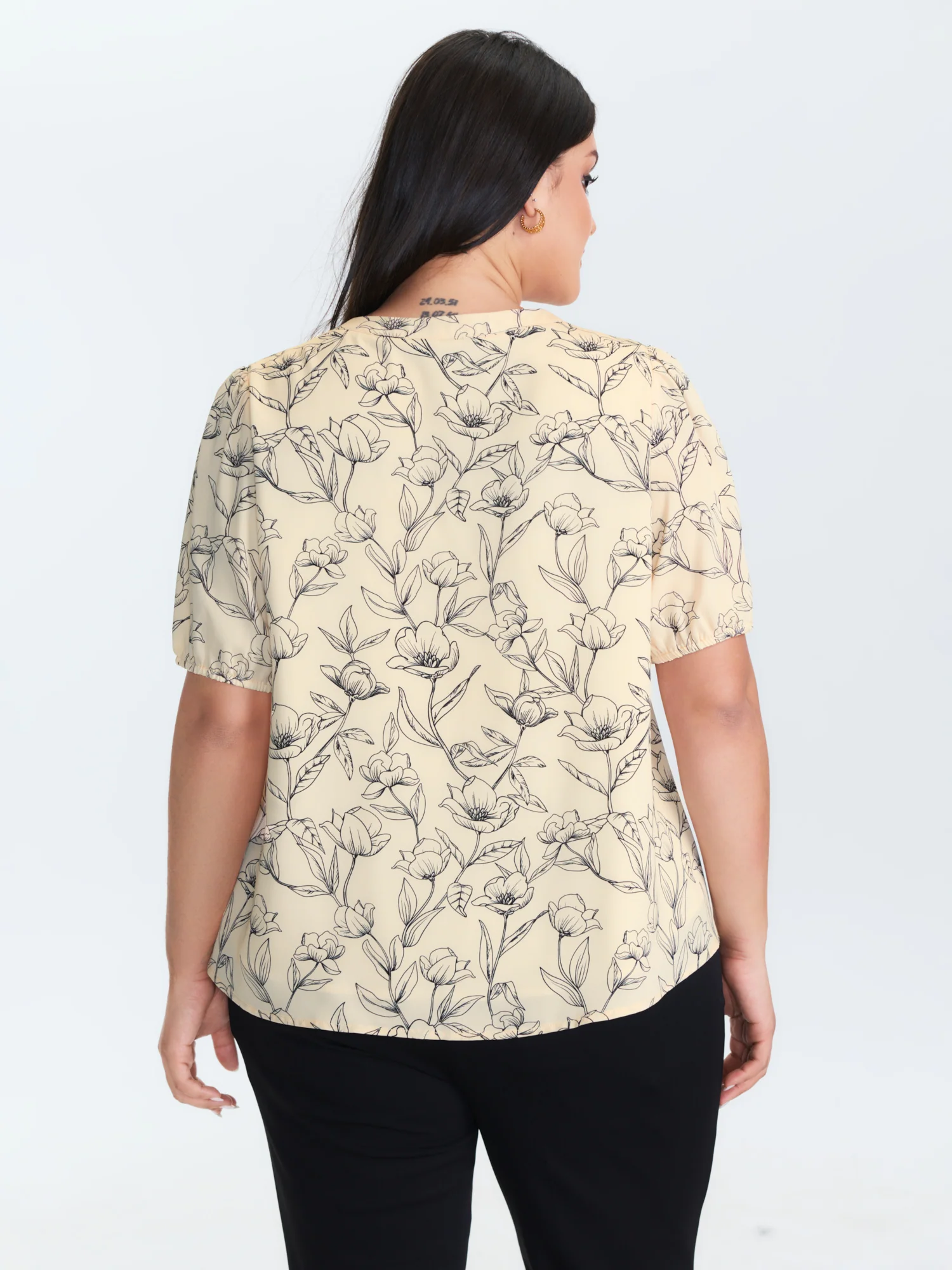Monochrome Floral Print Button-Down Blouse - Image 4
