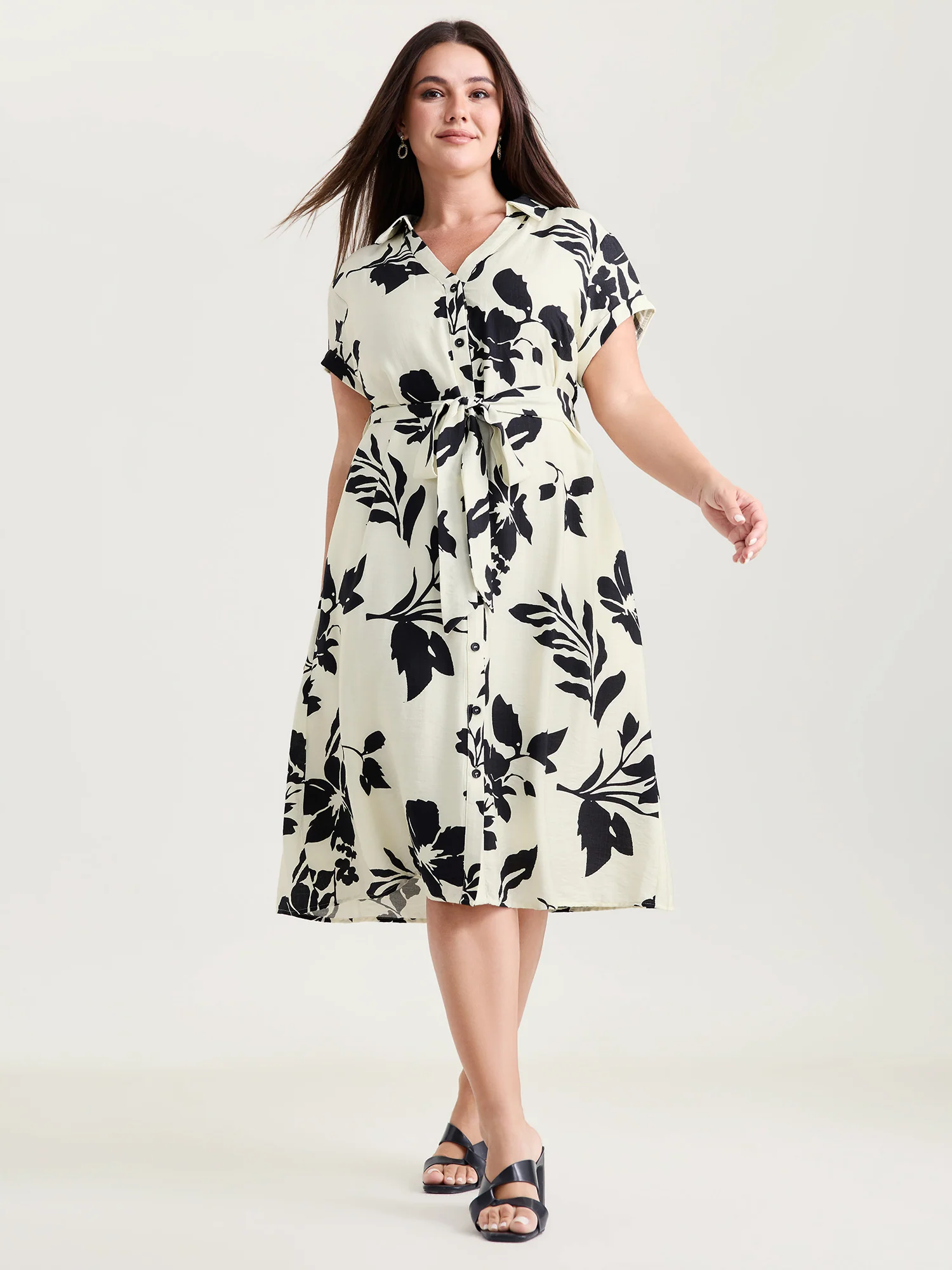 Monochrome Floral Print Collared Midi Dress - Image 3