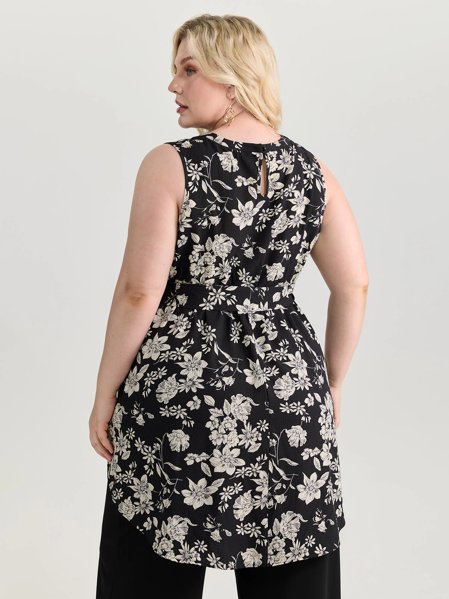 Monochrome Floral Print High Low Hem Top - Image 4