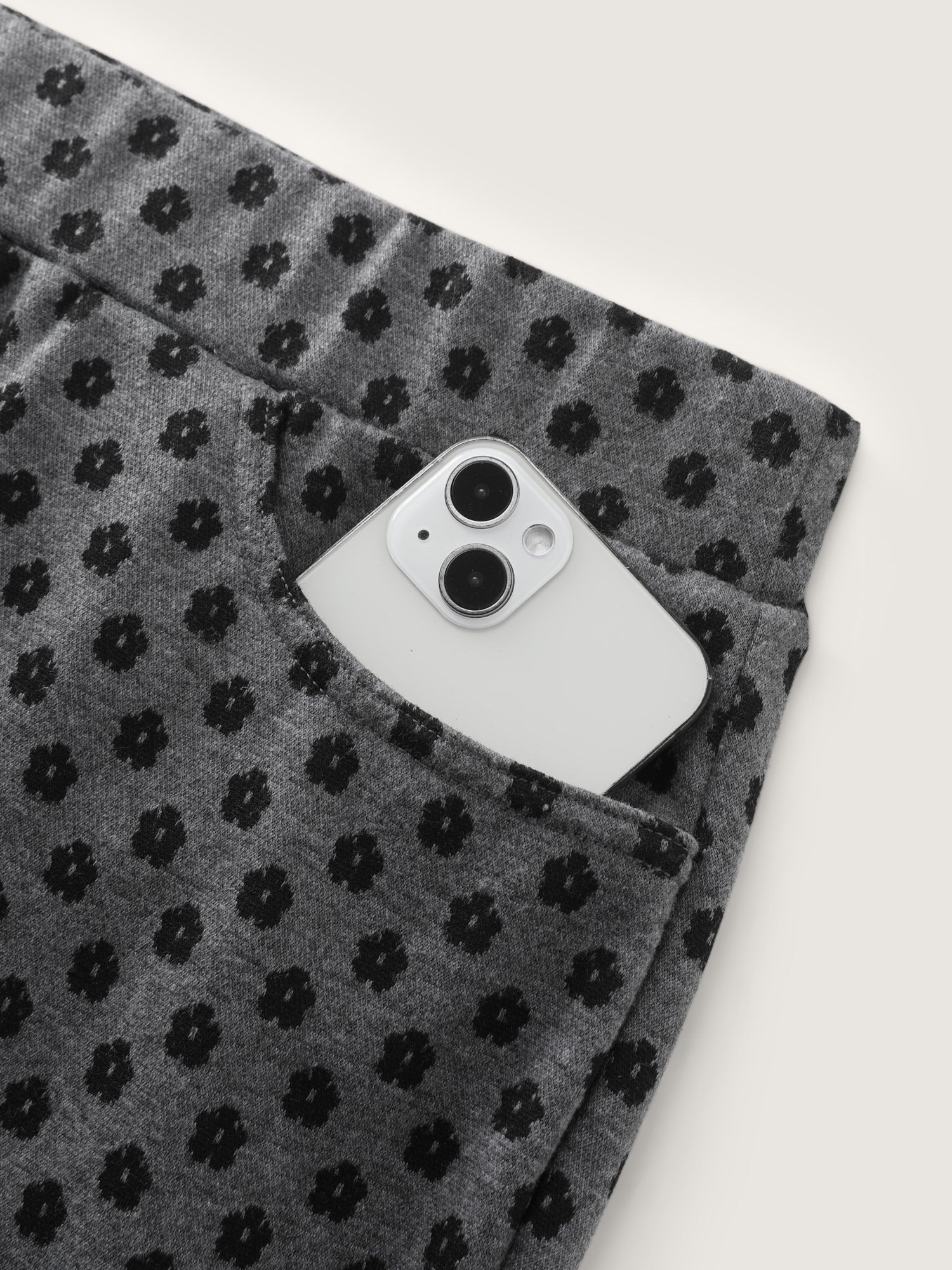 Monochrome Floral Print Stretchy Pants - Image 6