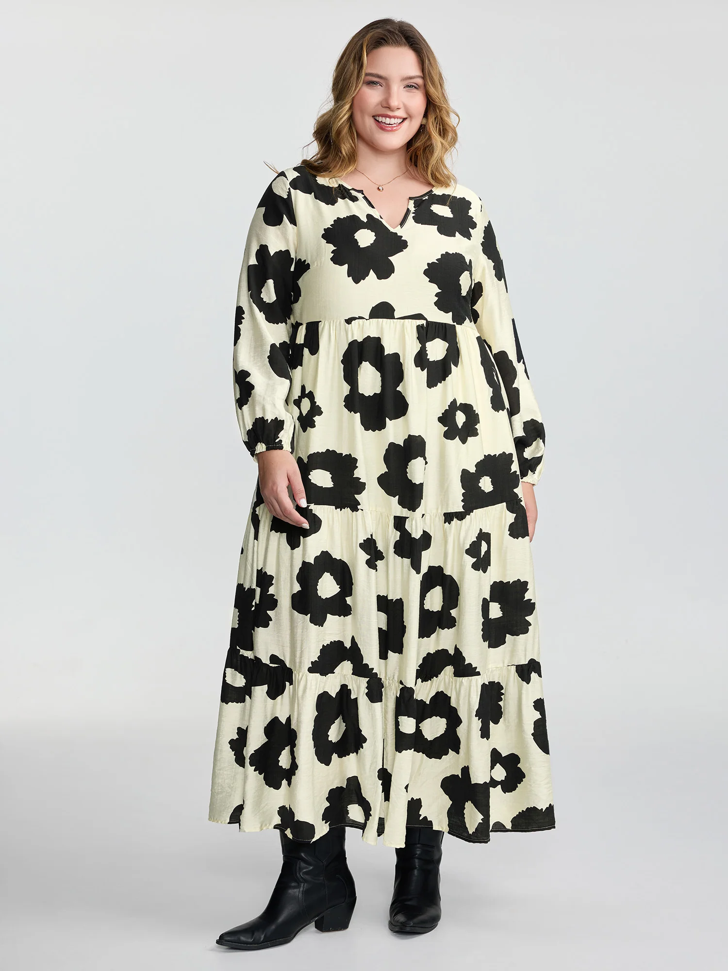 Monochrome Floral Print Tiered Maxi Dress - Image 3