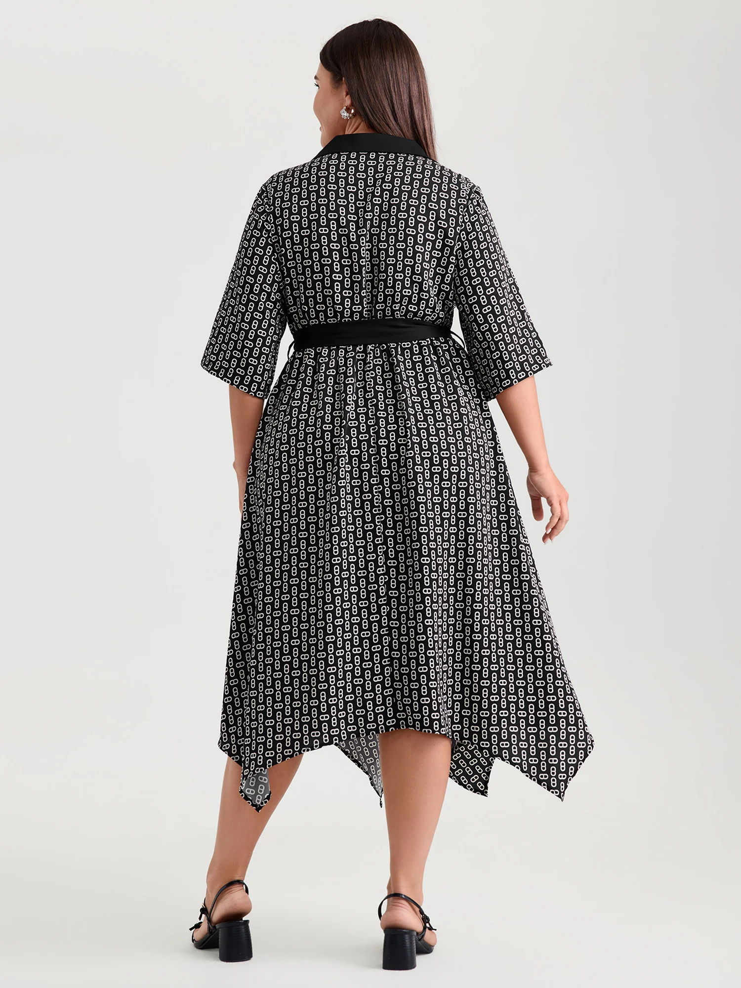 Monochrome Geometric Print Waist-Tie Collar Midi Dress - Image 4