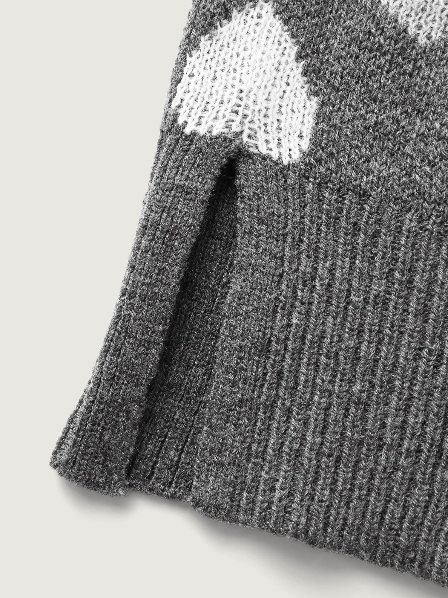 Monochrome Hearts Slit Round Neck Pullover - Image 7