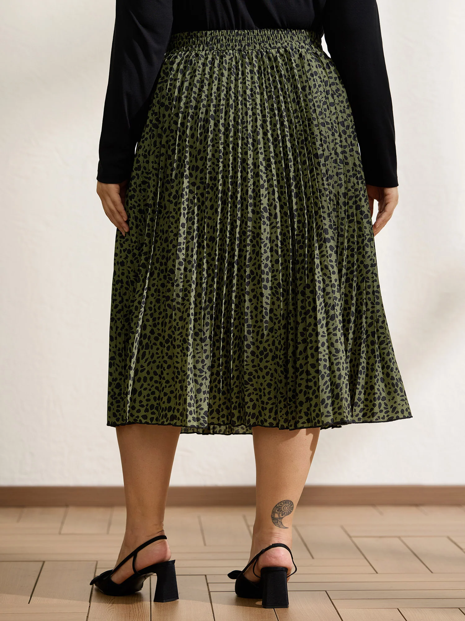 Monochrome Polka Dots Pleated Midi Skirt - Image 5